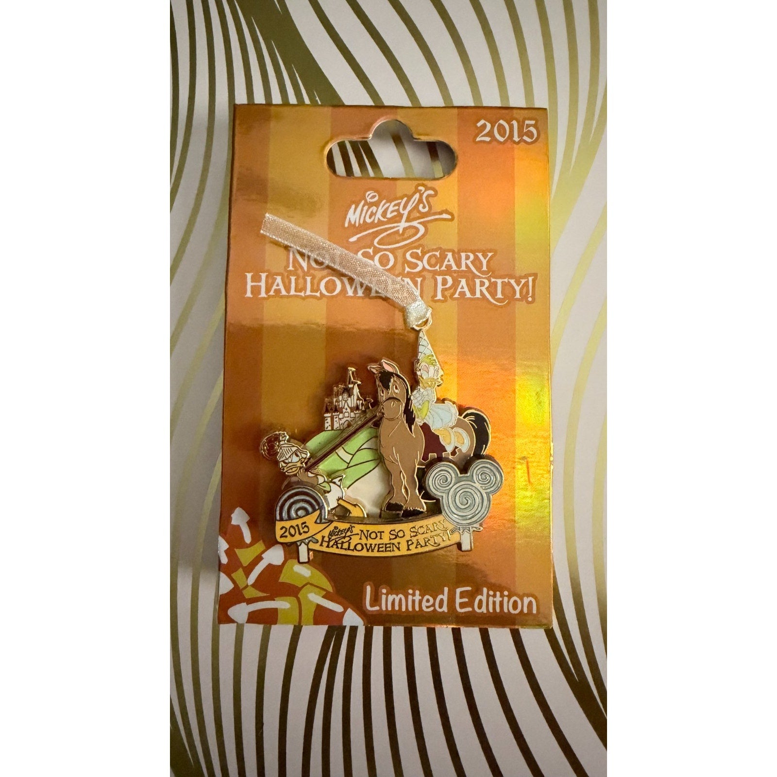 Disney Parks MNSSHP 2015 Donald & Daisy Duck LE 5500 Pin - Halloween