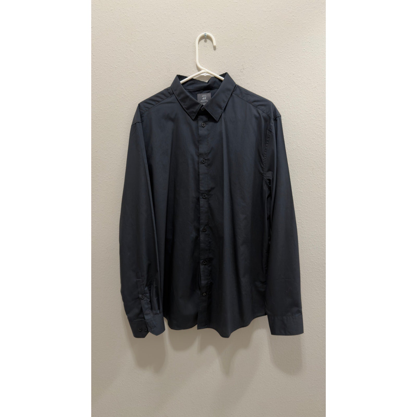 H&M Men's XL Black Slim Fit Easy Iron Long Sleeve Dress Shirt