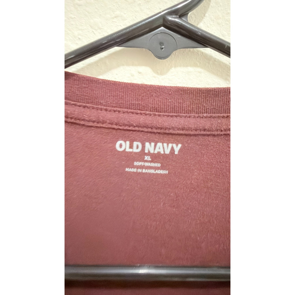Old Navy Men's V-Neck T-Shirt - Size XL - Raisin / Arizona Rust