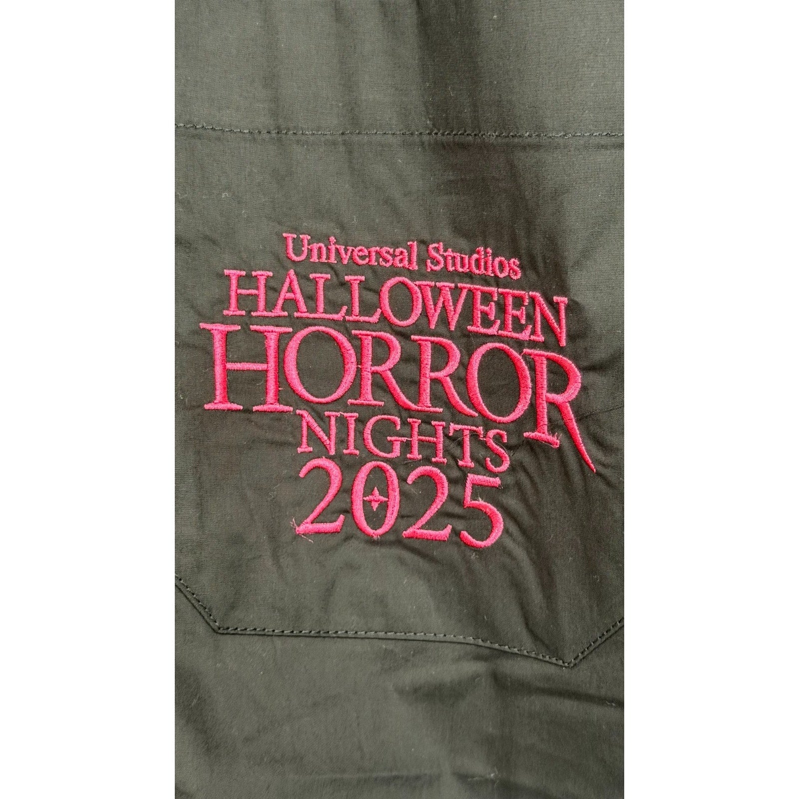 Universal HHN 2025 Mel's Die-In Bowler Camp Button Shirt - Large NWT