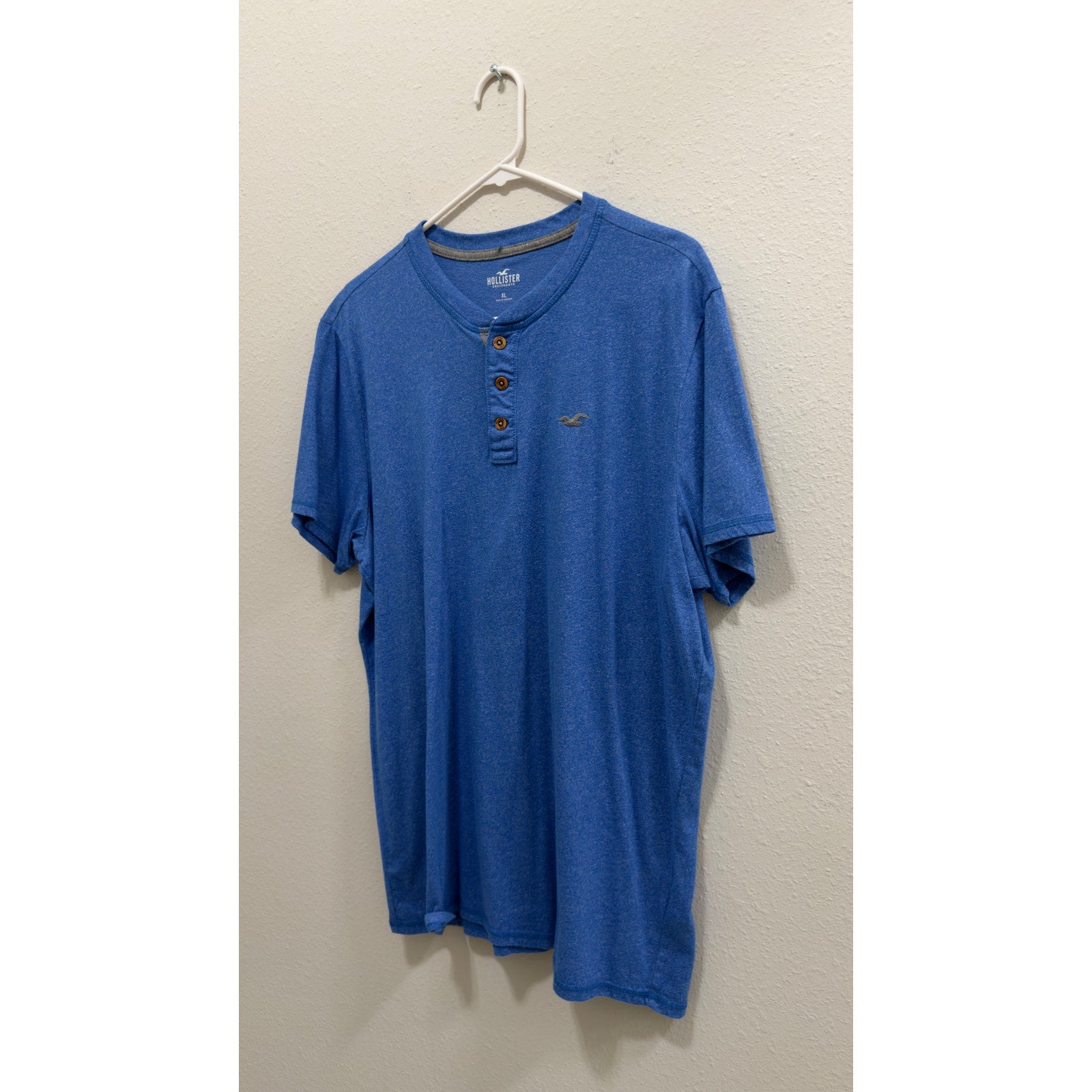Hollister California Men's Short Sleeve Henley Shirt Heather Blue Size XL