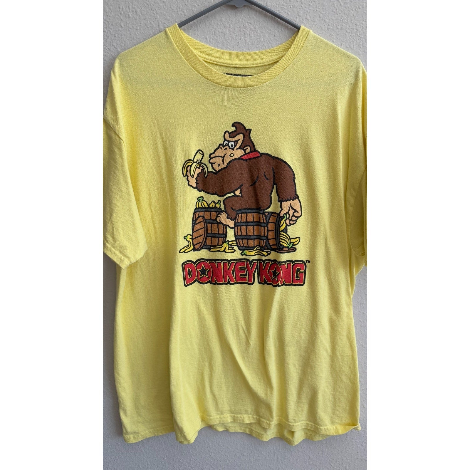 Nintendo Donkey Kong Men's Yellow Graphic T-Shirt Size XL