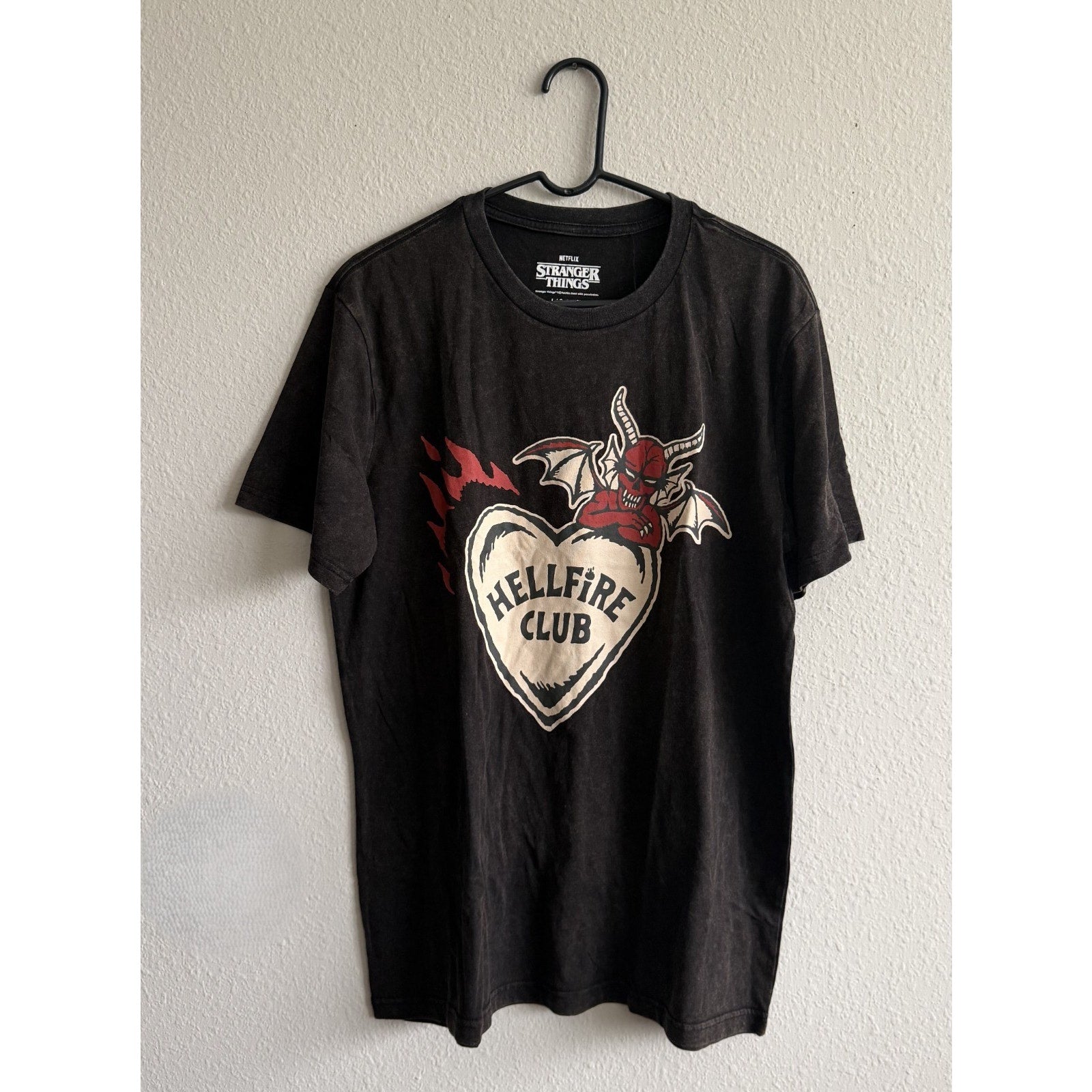 Stranger Things Hellfire Club Valentine’s Day Graphic Tee – Large