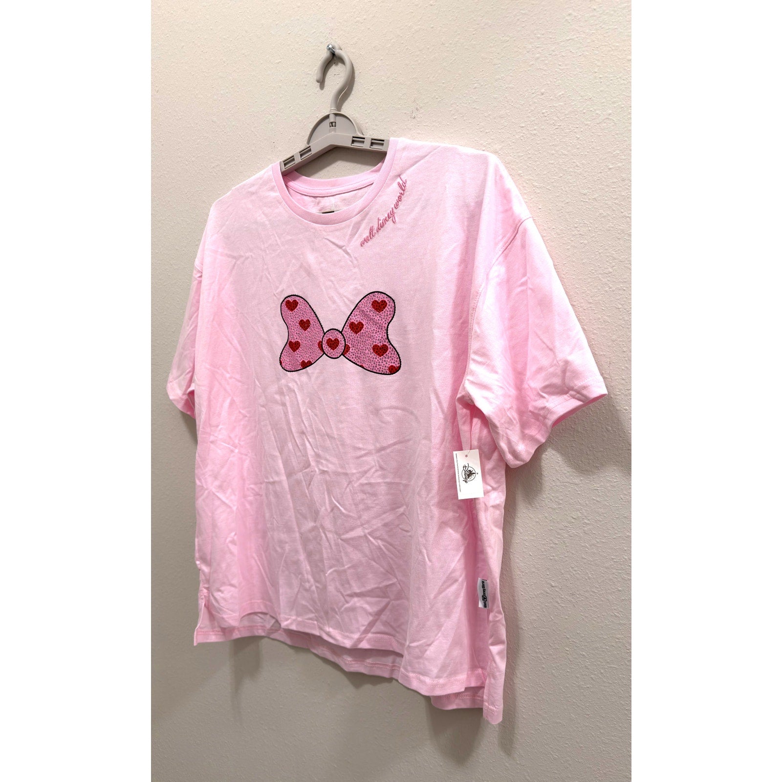 Disney Parks Women's Minnie Mouse Sequin Bow & Hearts Pink T-Shirt Large NWT