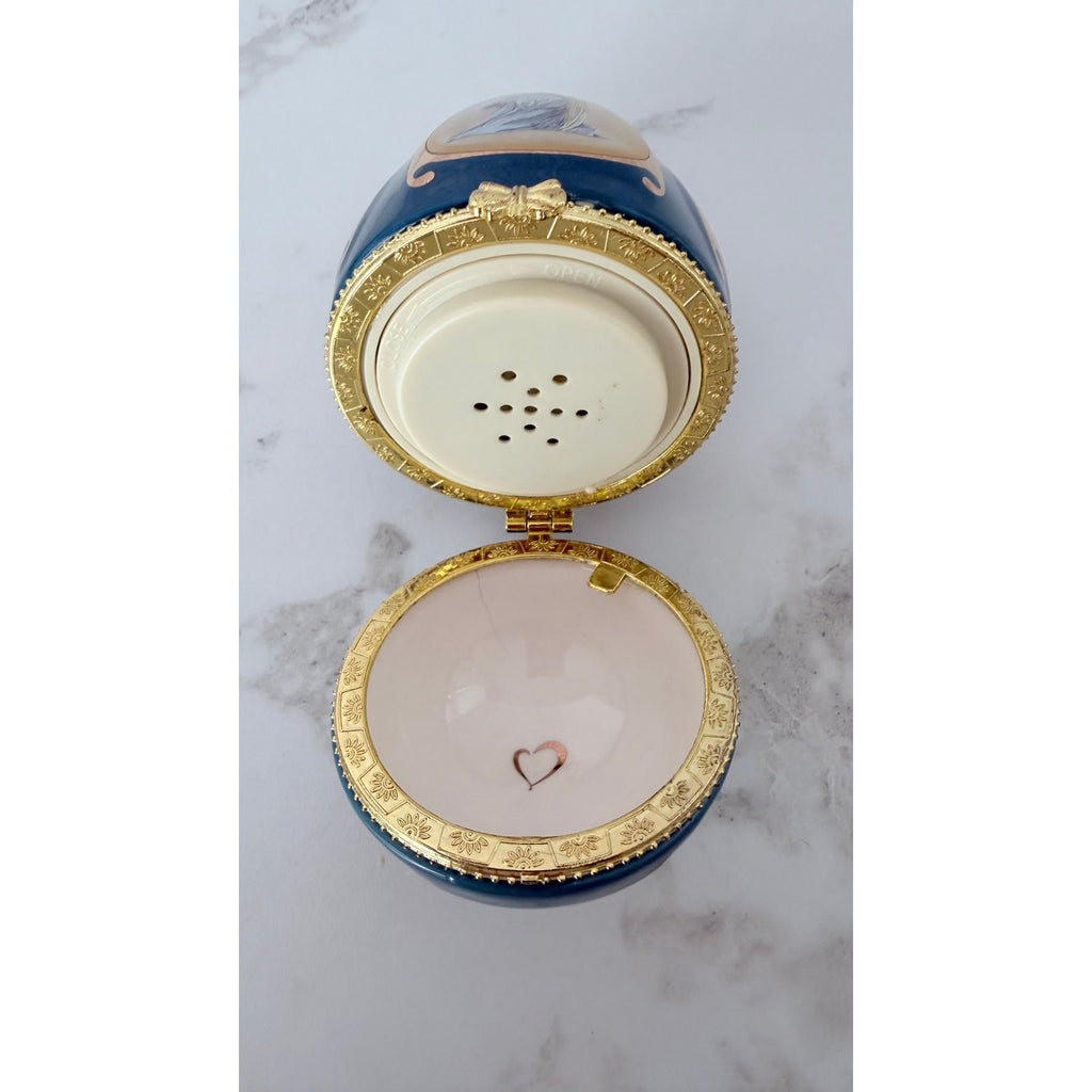 Mr. Christmas Valerie Parr Hill Musical Egg Ornament 2011 - Blue (Damaged)