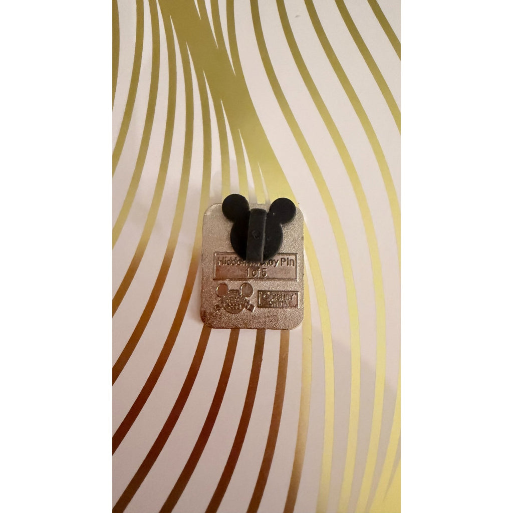 Disney Parks 2008 Hidden Mickey 1/5 - Family - Baby with Mouse Ears