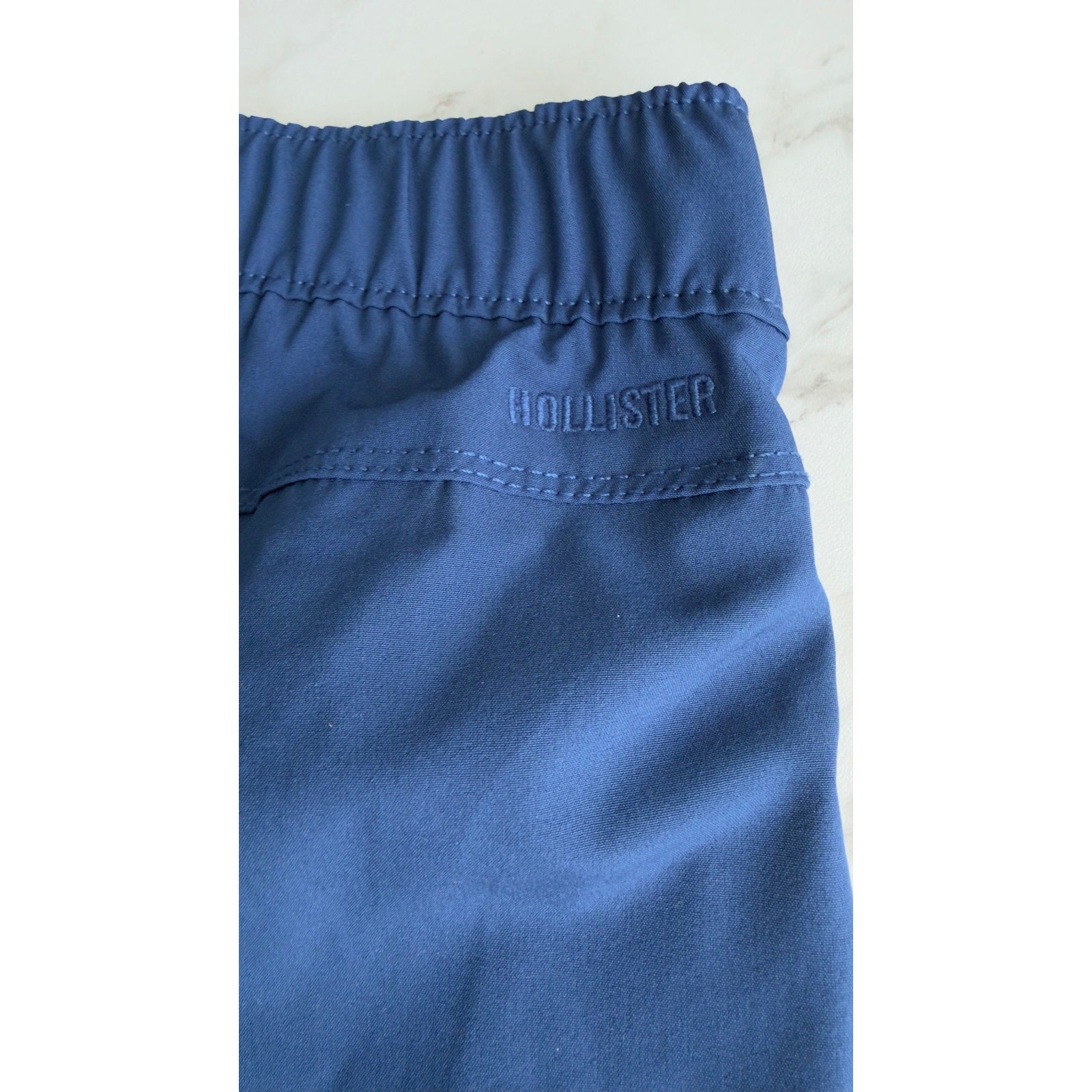 Hollister Men’s Hybrid Active Shorts 5” Blue Size Large