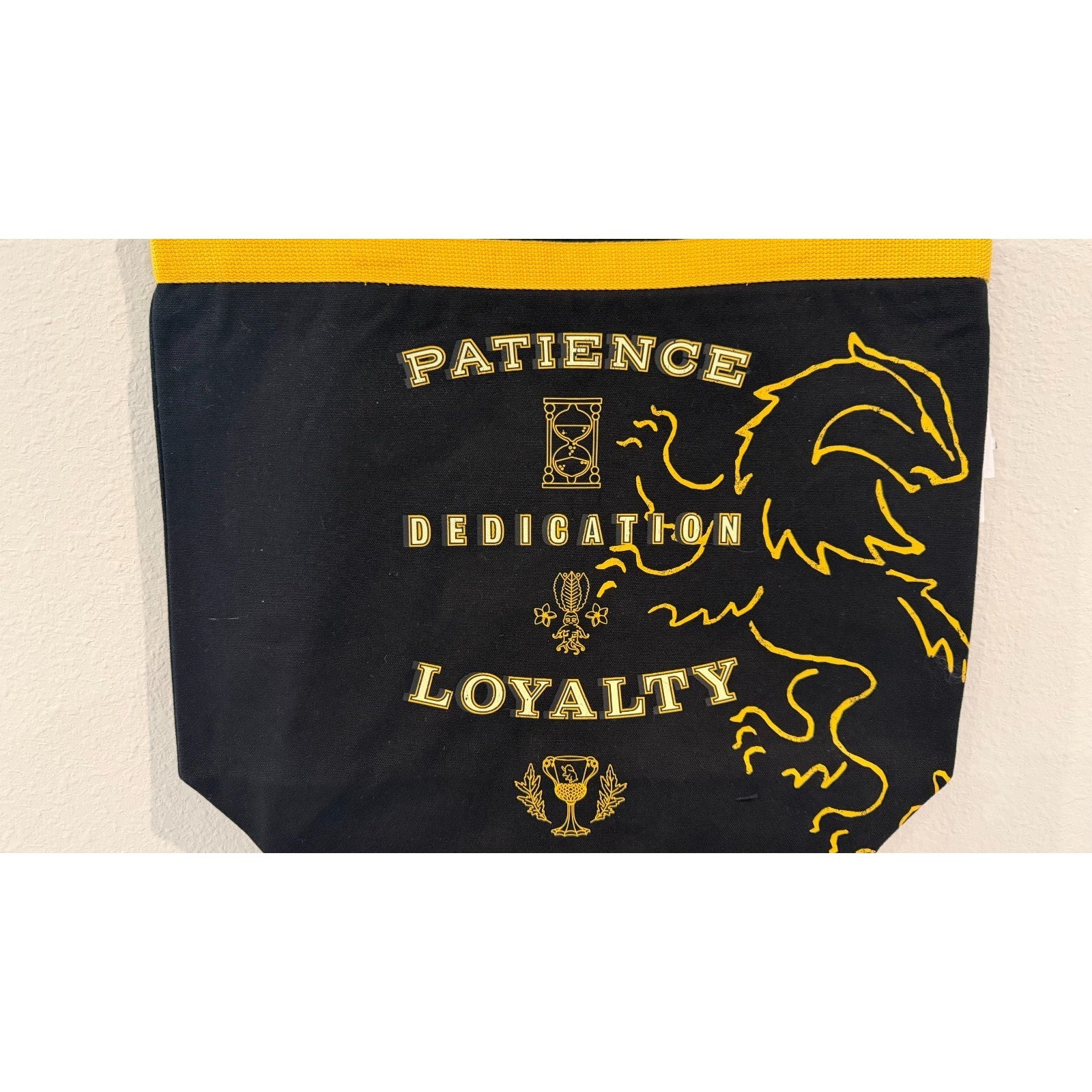 Universal Studios Harry Potter Attributes Hufflepuff Tote Bag NWT