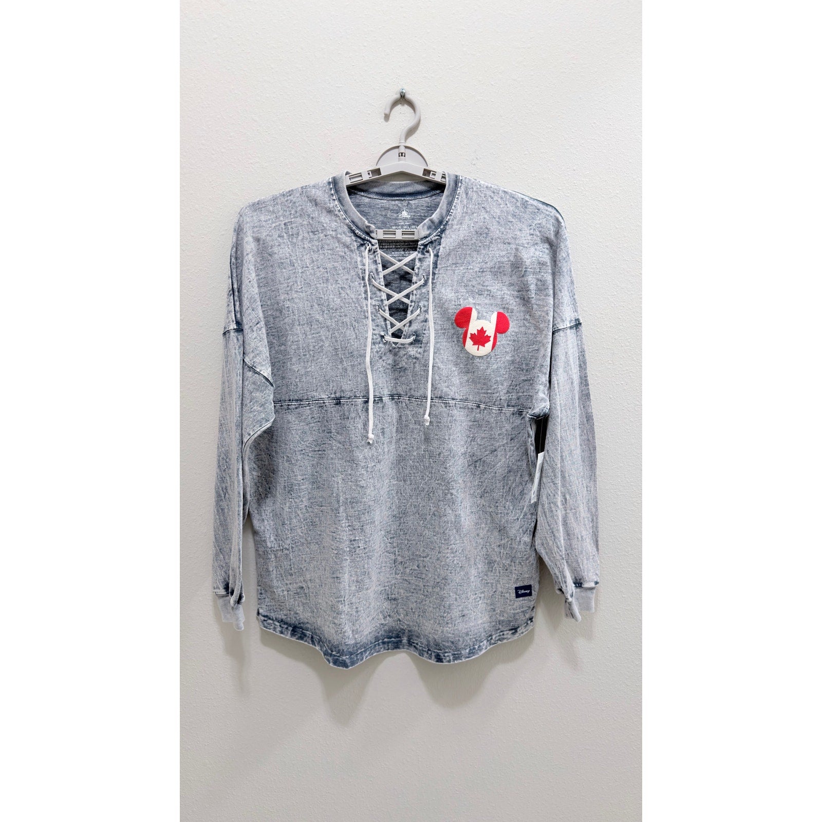 Disney EPCOT World Showcase Canada Faux Hockey Spirit Jersey Adult Large NWT