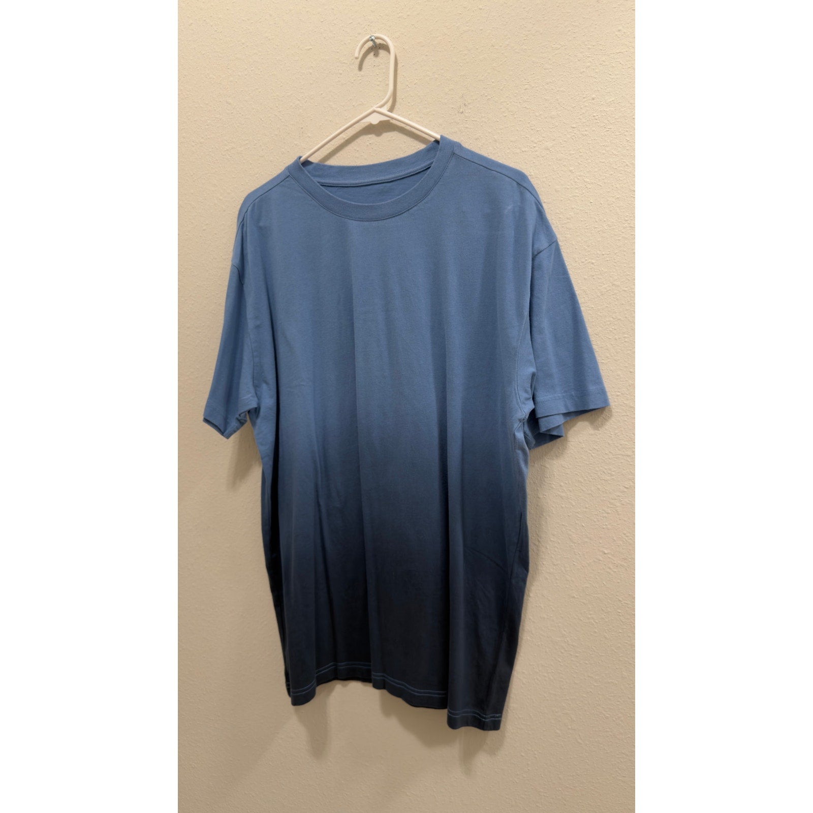 Original Use Men's Ombre Dip-Dye Short Sleeve T-Shirt Blue Size Large NWT