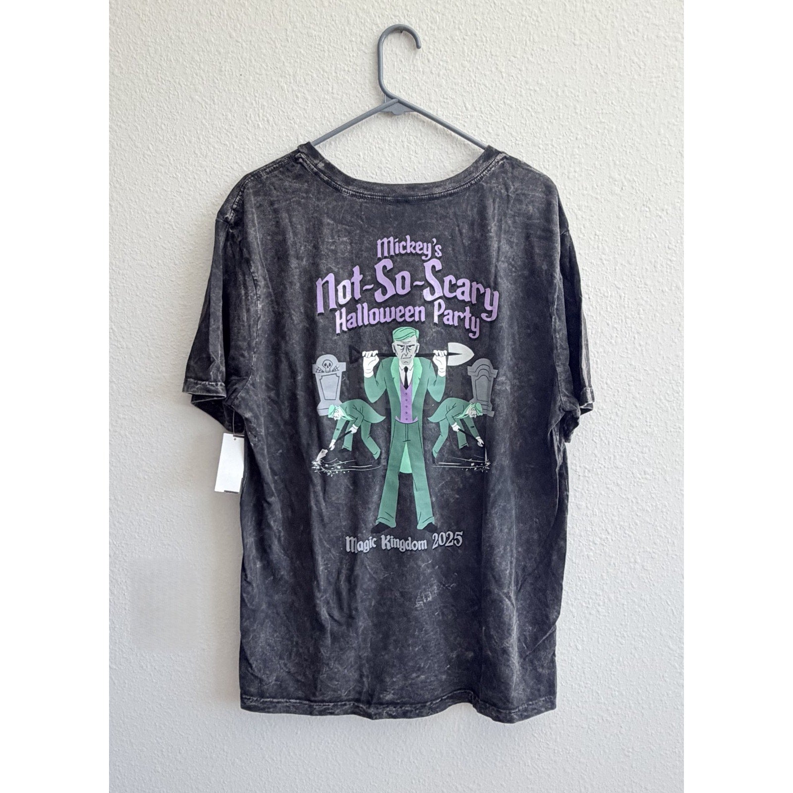 Disney Parks Mickey's Not-So-Scary Halloween Party Grave Digger T-Shirt Large