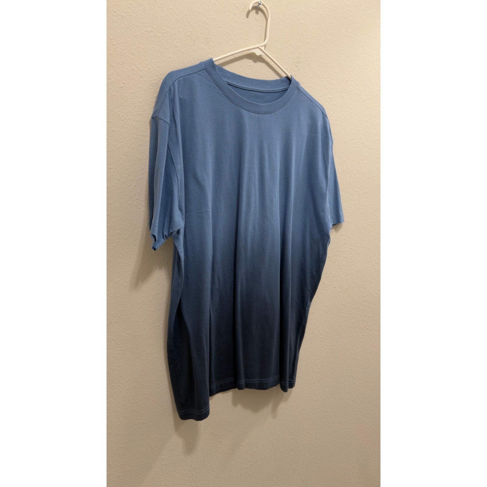 Original Use Men's Ombre Dip-Dye Short Sleeve T-Shirt Blue Size Large NWT