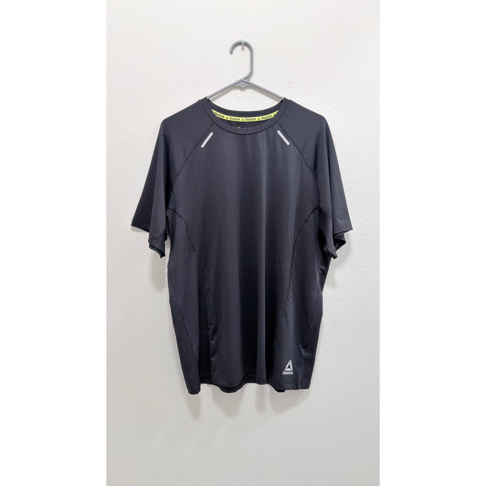 NWOT Reebok Men's Black No Obstacles Performance Tee - Large
