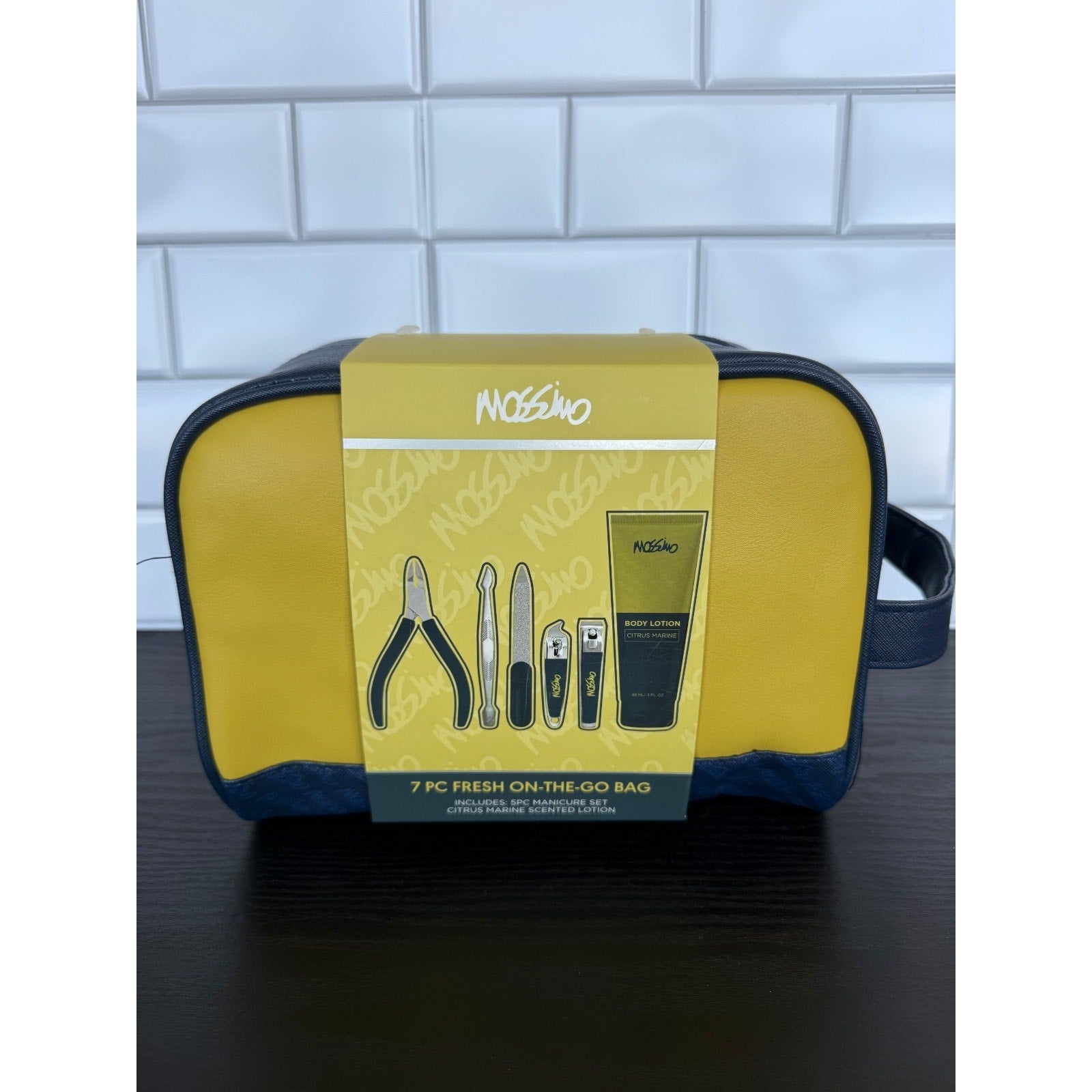 Mossimo 7-Piece Fresh On-The-Go Personal Care Bag – NWT
