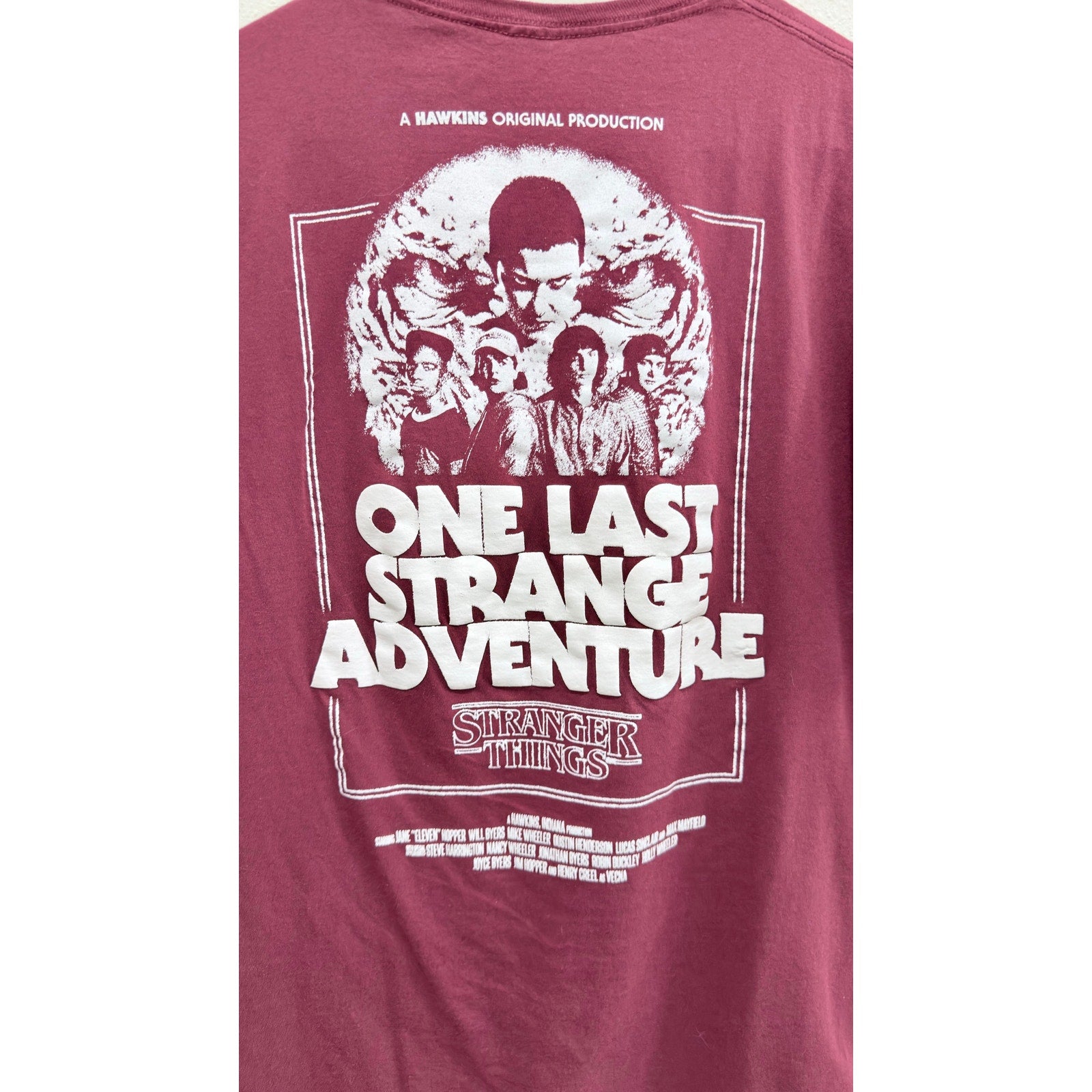 Stranger Things One Last Adventure Maroon Graphic T-Shirt Unisex Large Preowned