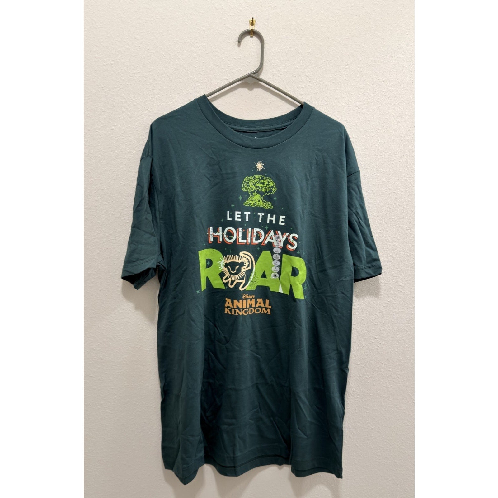 NEW Disney World Animal Kingdom Holiday T-Shirt - Adult Large