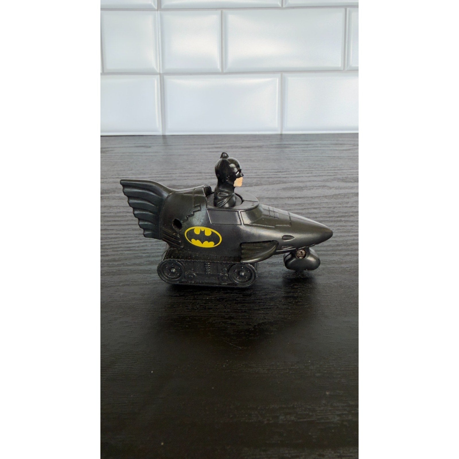 Vintage Batman 1991 DC Comics Car Character Toy Action Figure Vehicle BatMobile