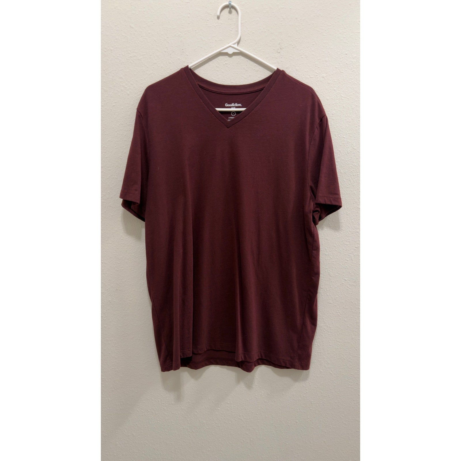 Goodfellow & Co. Men's Lyndale V-Neck T-Shirt 2-Pack Size Large Blue/Burgundy