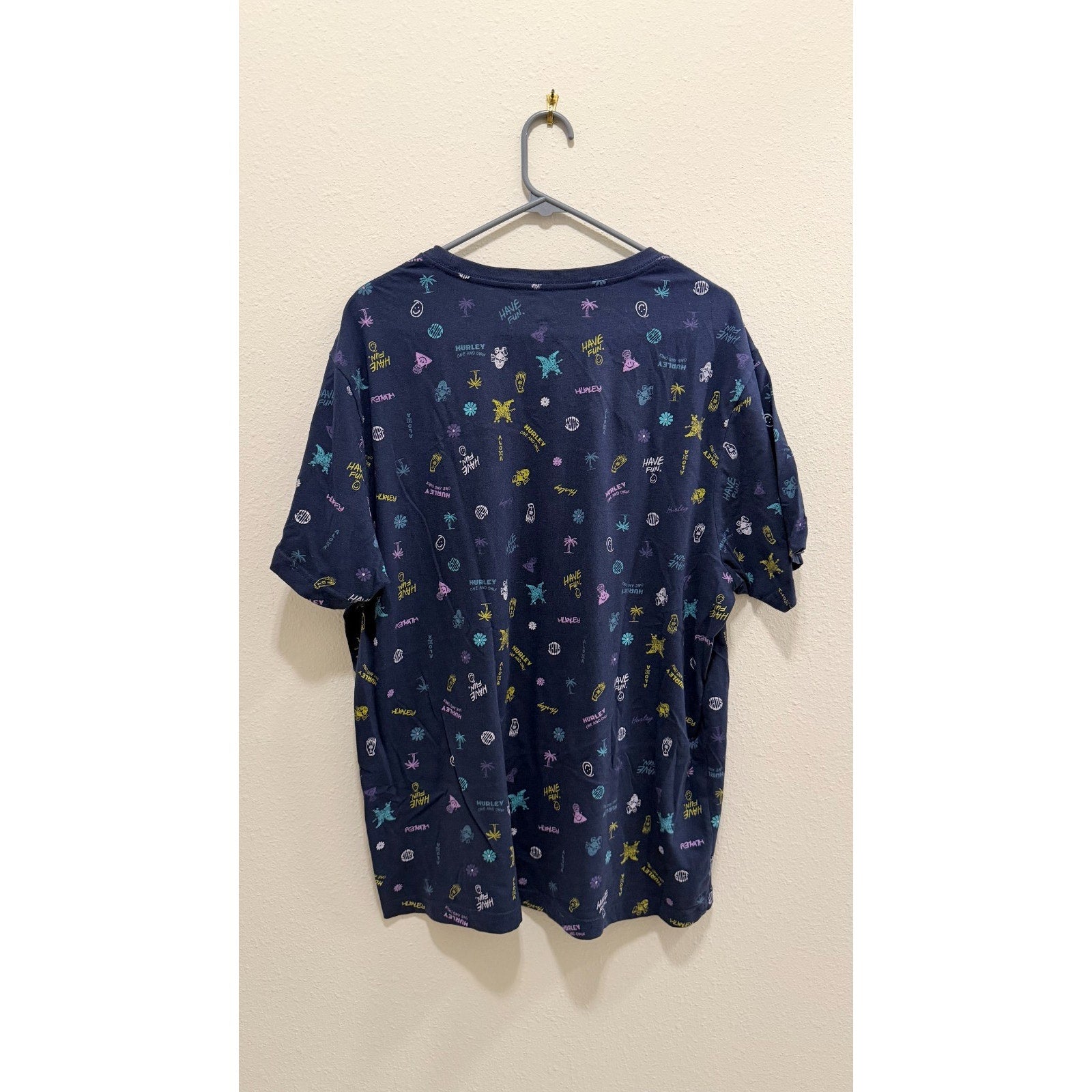 Hurley Men's Navy Blue "Have Fun" Graphic T-Shirt - Large - Preowned