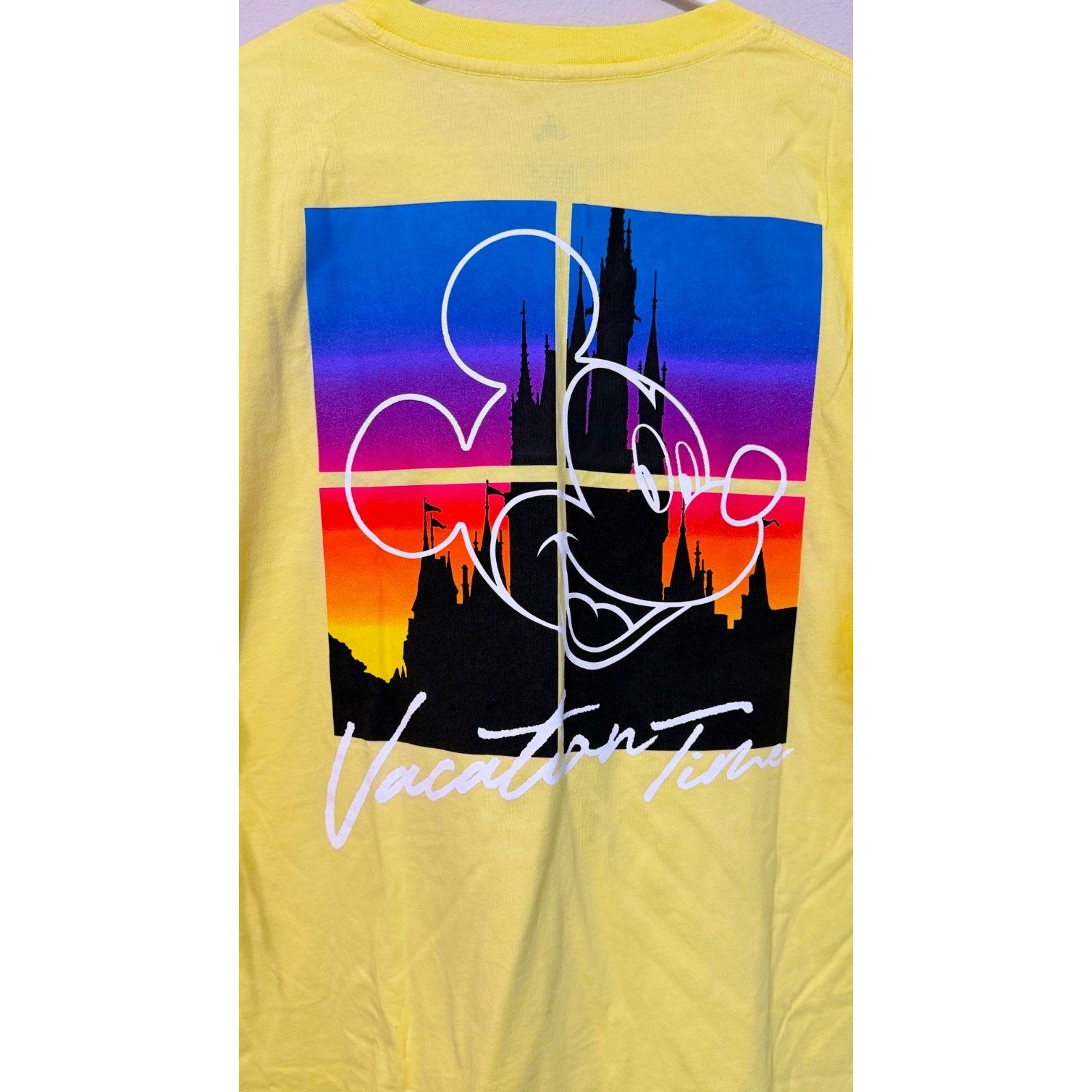 NEW Disney Parks 2025 Walt Disney World Vacation Time T-Shirt - Adult Size Large
