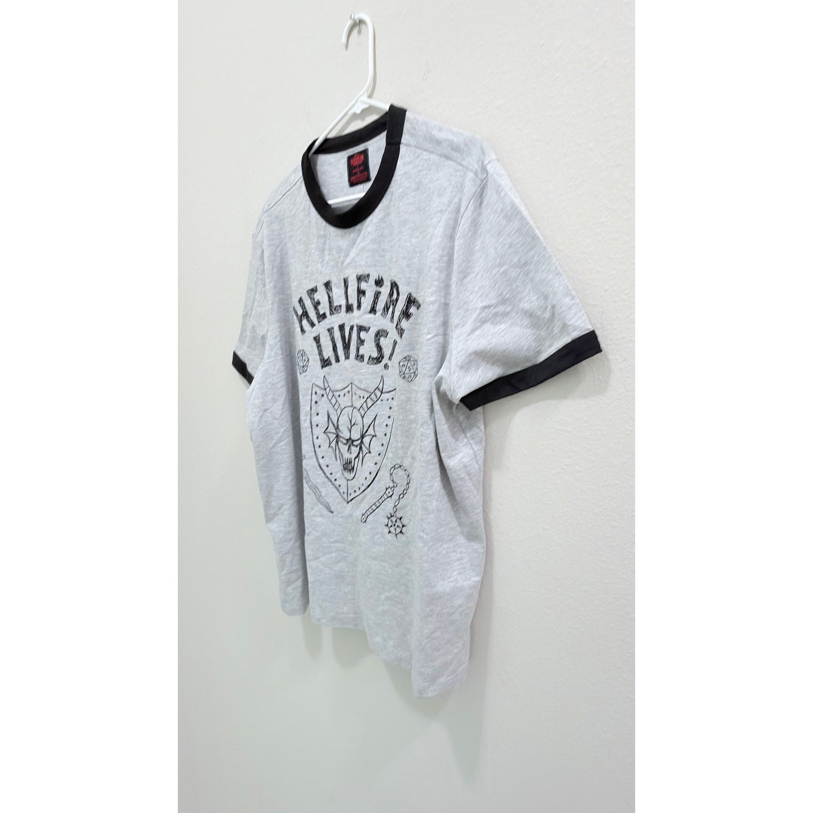 NWT Netflix Stranger Things x Primark "Hellfire Lives!" Ringer Tee - XL