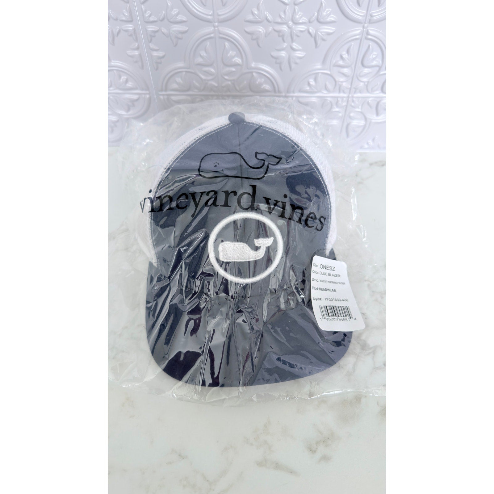 NEW Vineyard Vines Performance Whale Dot Trucker Hat Navy Blue White