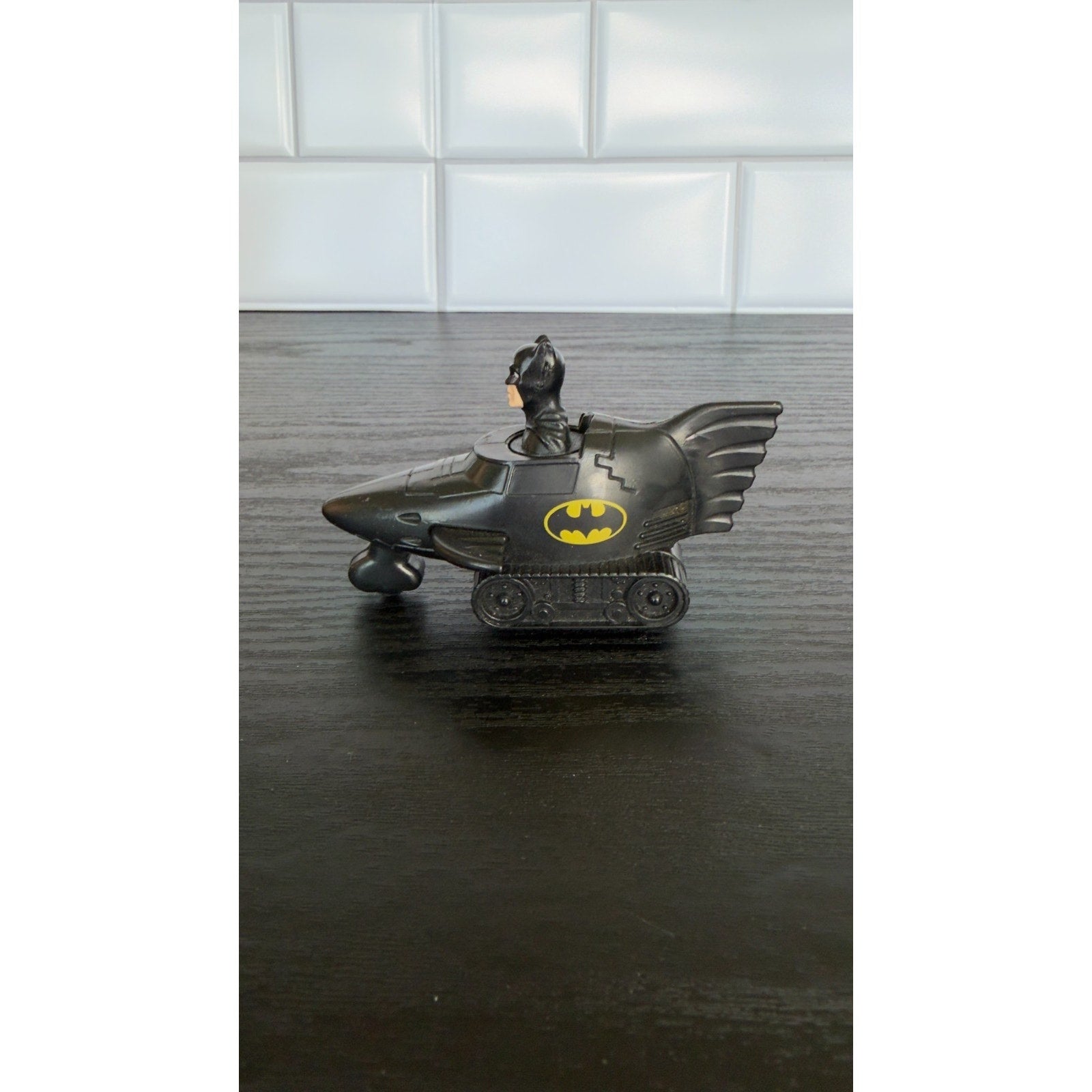Vintage Batman 1991 DC Comics Car Character Toy Action Figure Vehicle BatMobile