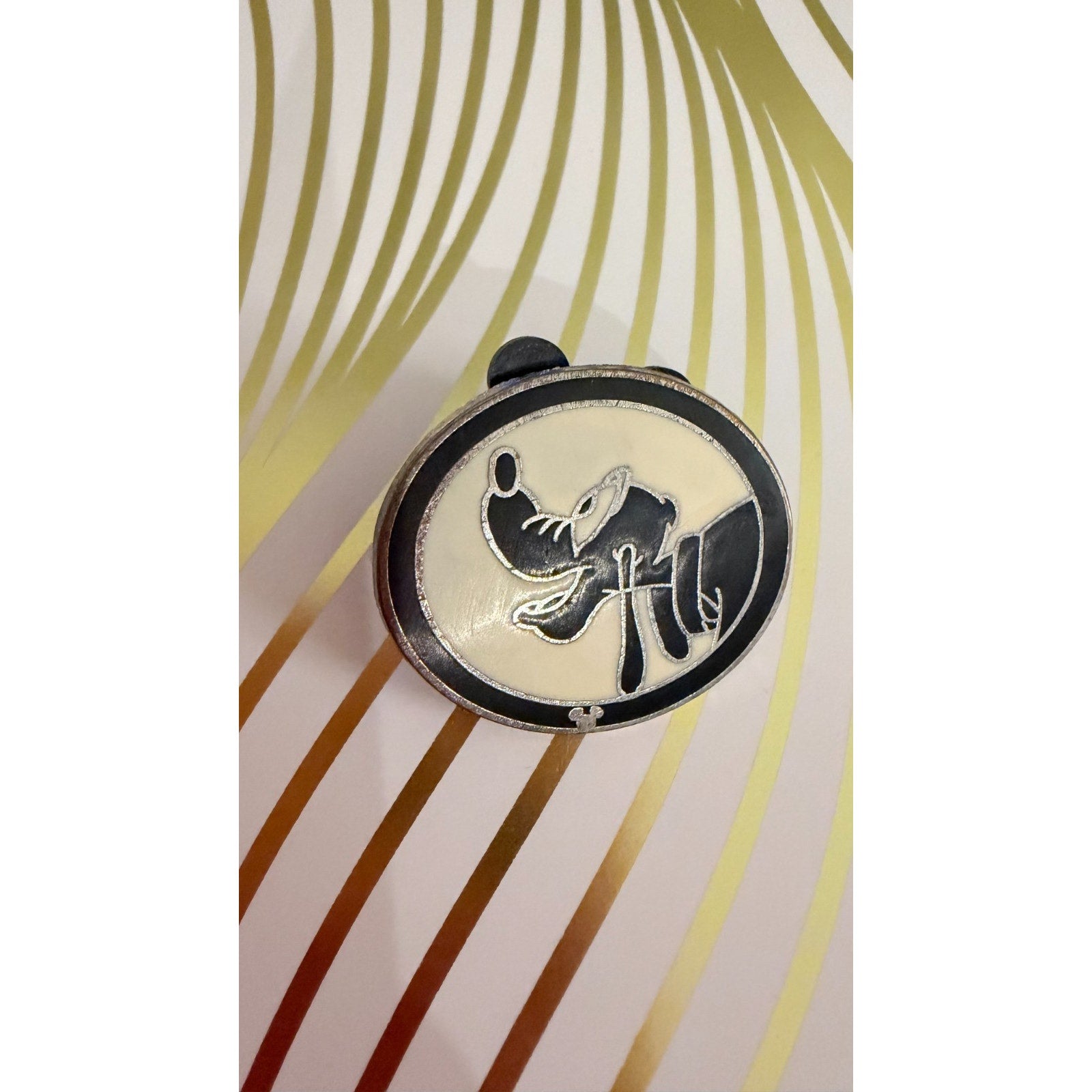 Disney Parks 2007 Hidden Mickey 2/4 Silhouette Collection: Pluto Pin