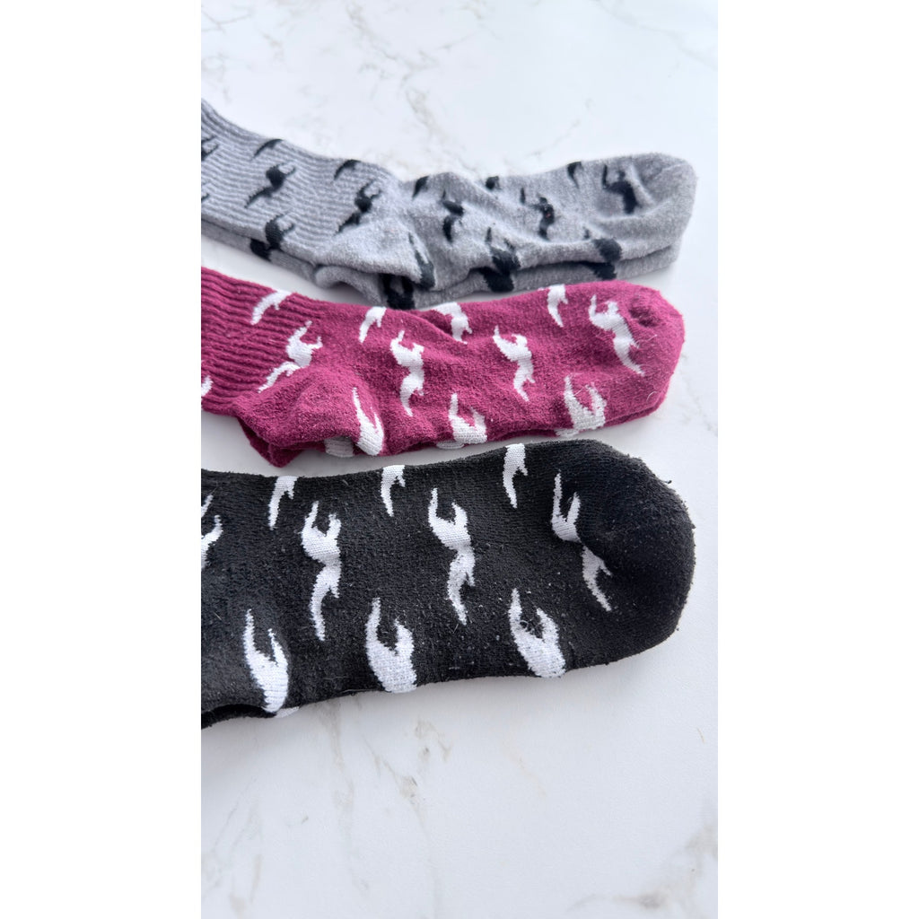 Hollister Men's Crew Socks 3-Pack Seagull Logo Black Maroon Grey Preowned