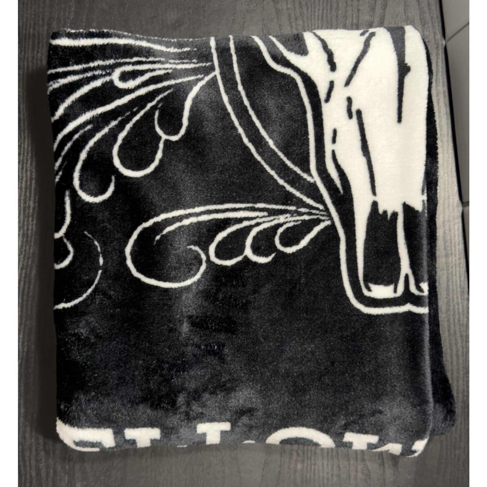 Yellowstone "Whiskey Label" Silk Touch Throw Blanket 46x60