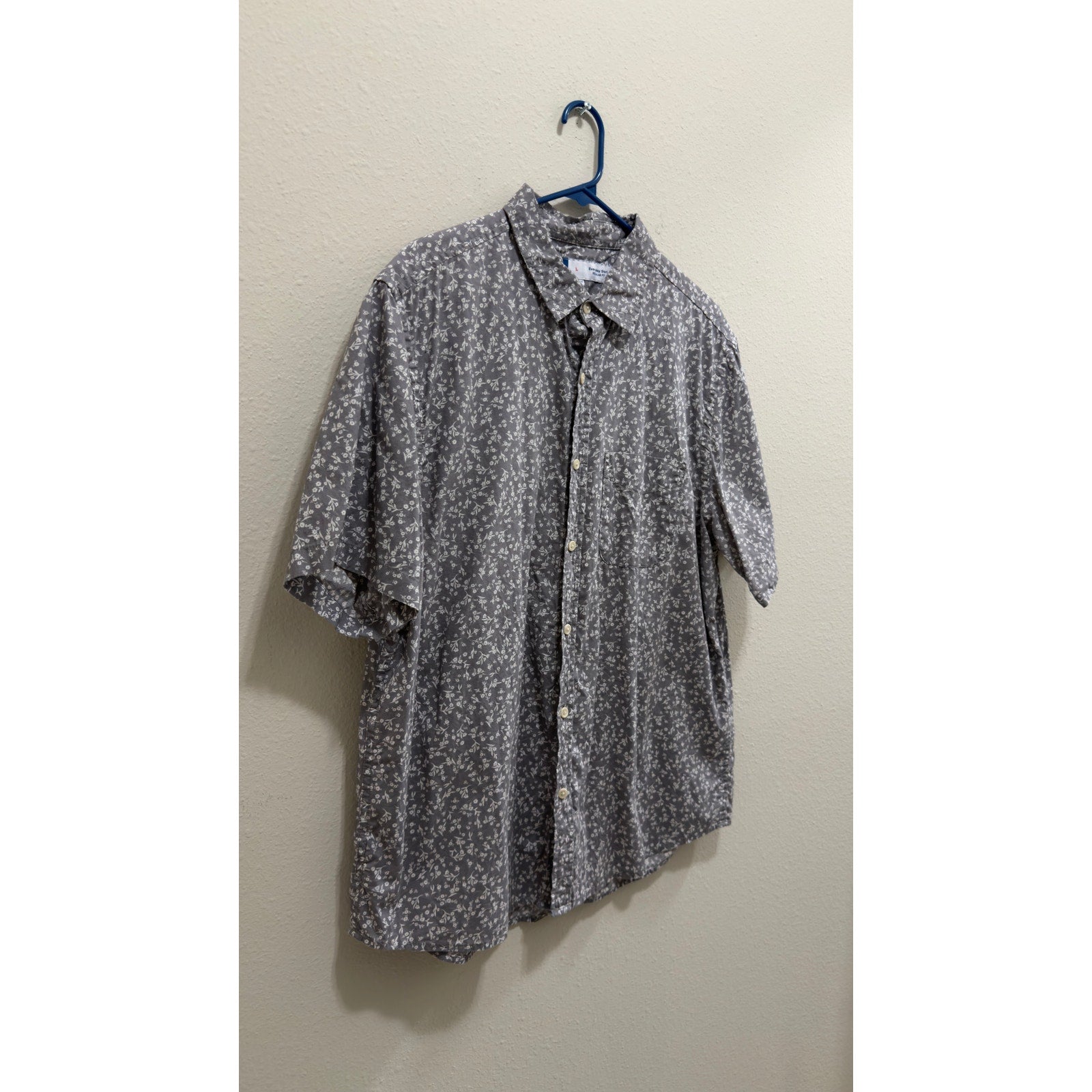 Old Navy Men's Everyday Short-Sleeve Cotton Button-Down Grey Floral Large
