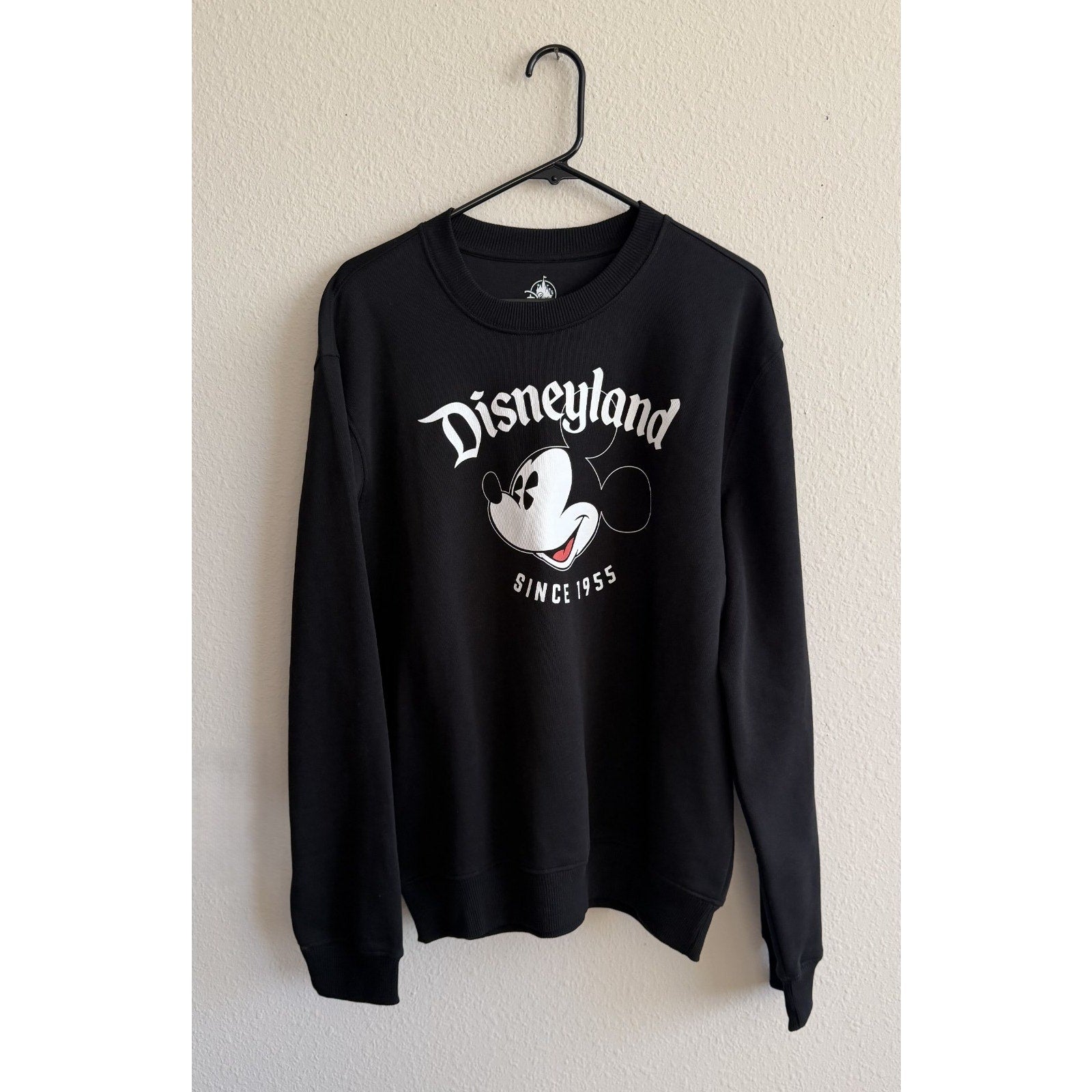 Disneyland Classic Black Crewneck Sweatshirt Unisex Adult Medium NWT