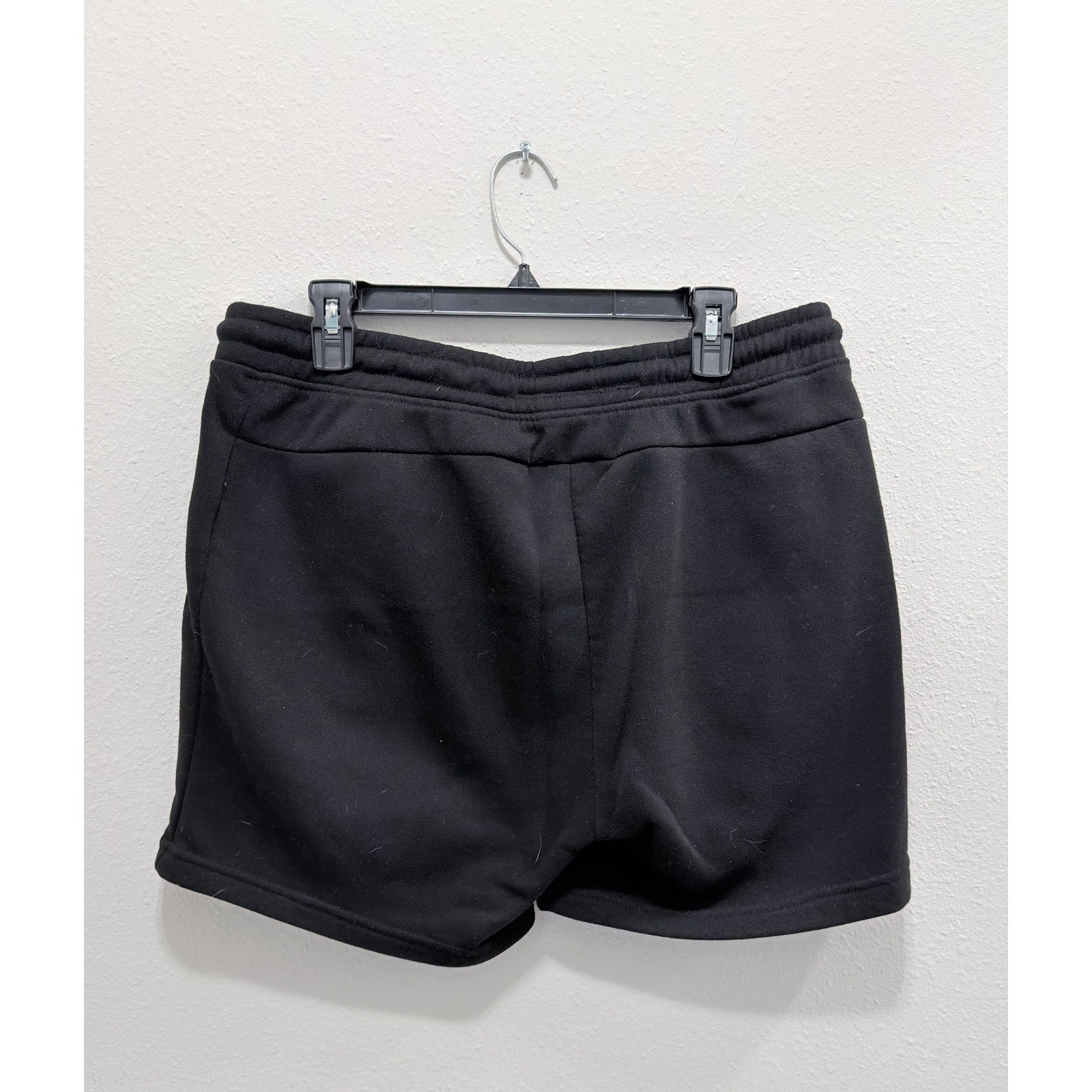 Men's Large Black 5" Inseam Fleece Shorts Heat Seal Zip Pocket Preowned