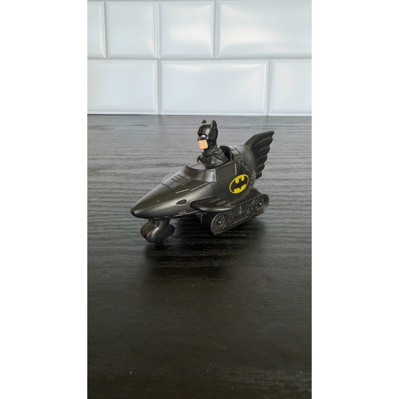 Vintage Batman 1991 DC Comics Car Character Toy Action Figure Vehicle BatMobile