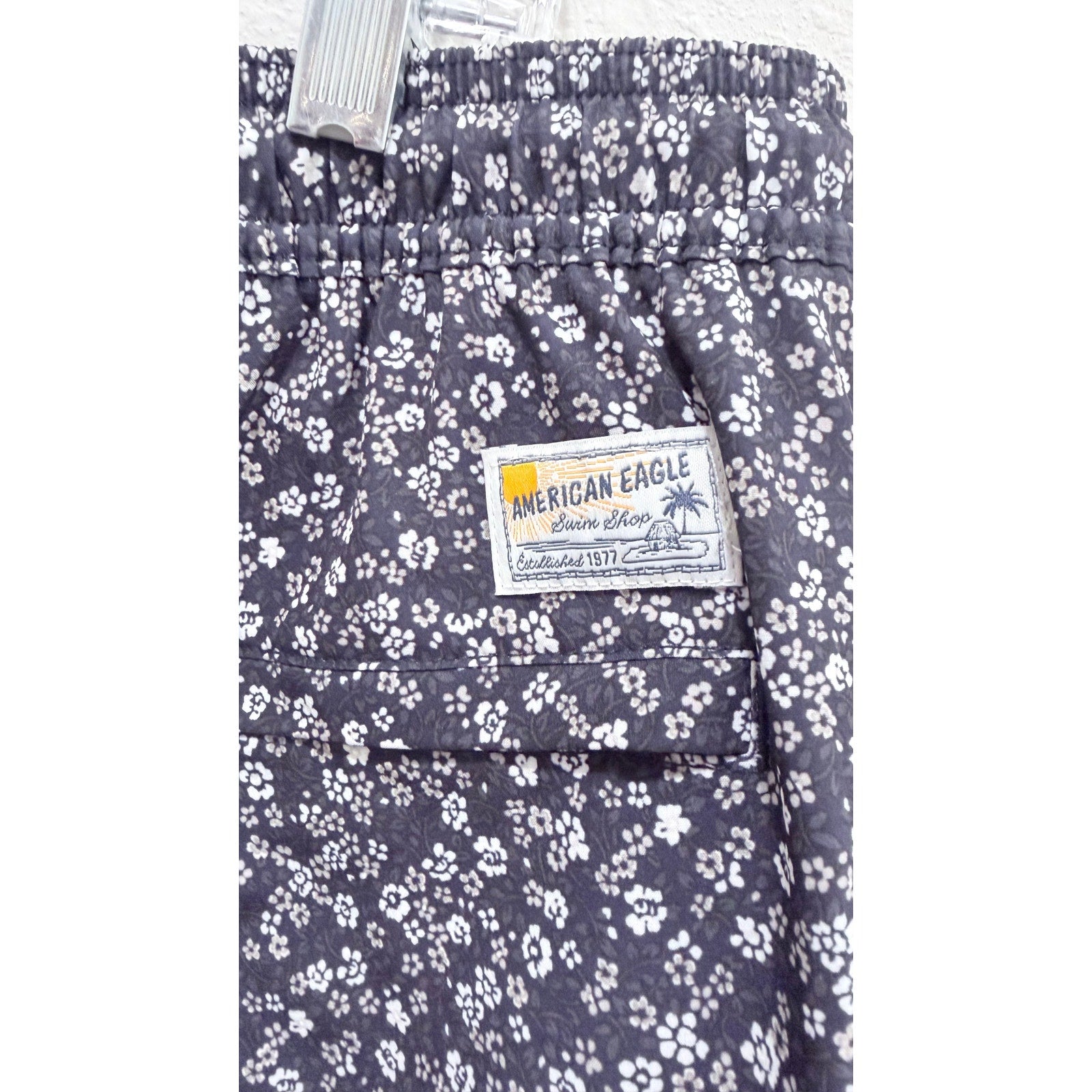 American Eagle Swim Shop Men's Floral Swim Trunks – Large NWOT