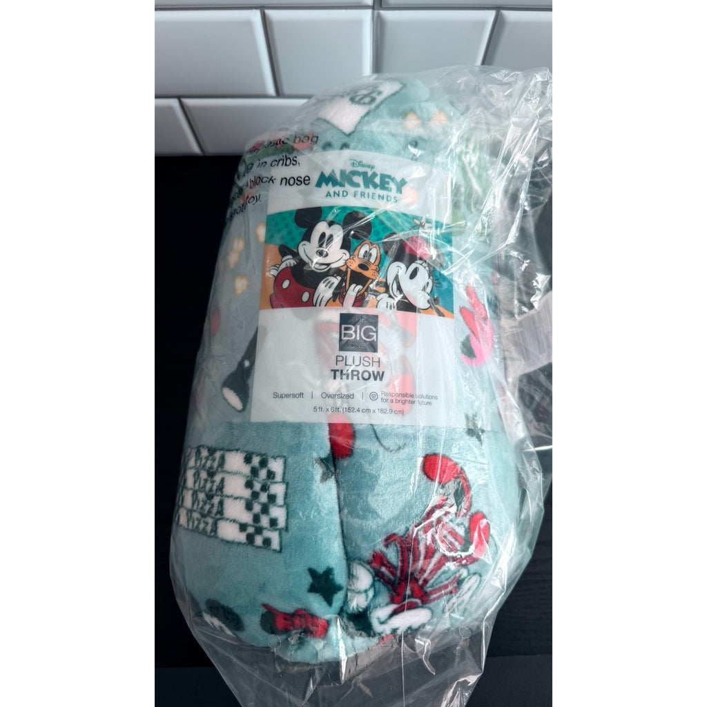 Disney Mickey and Friends Pajama Party Throw Blanket (60"x72") | Plush Throw NEW