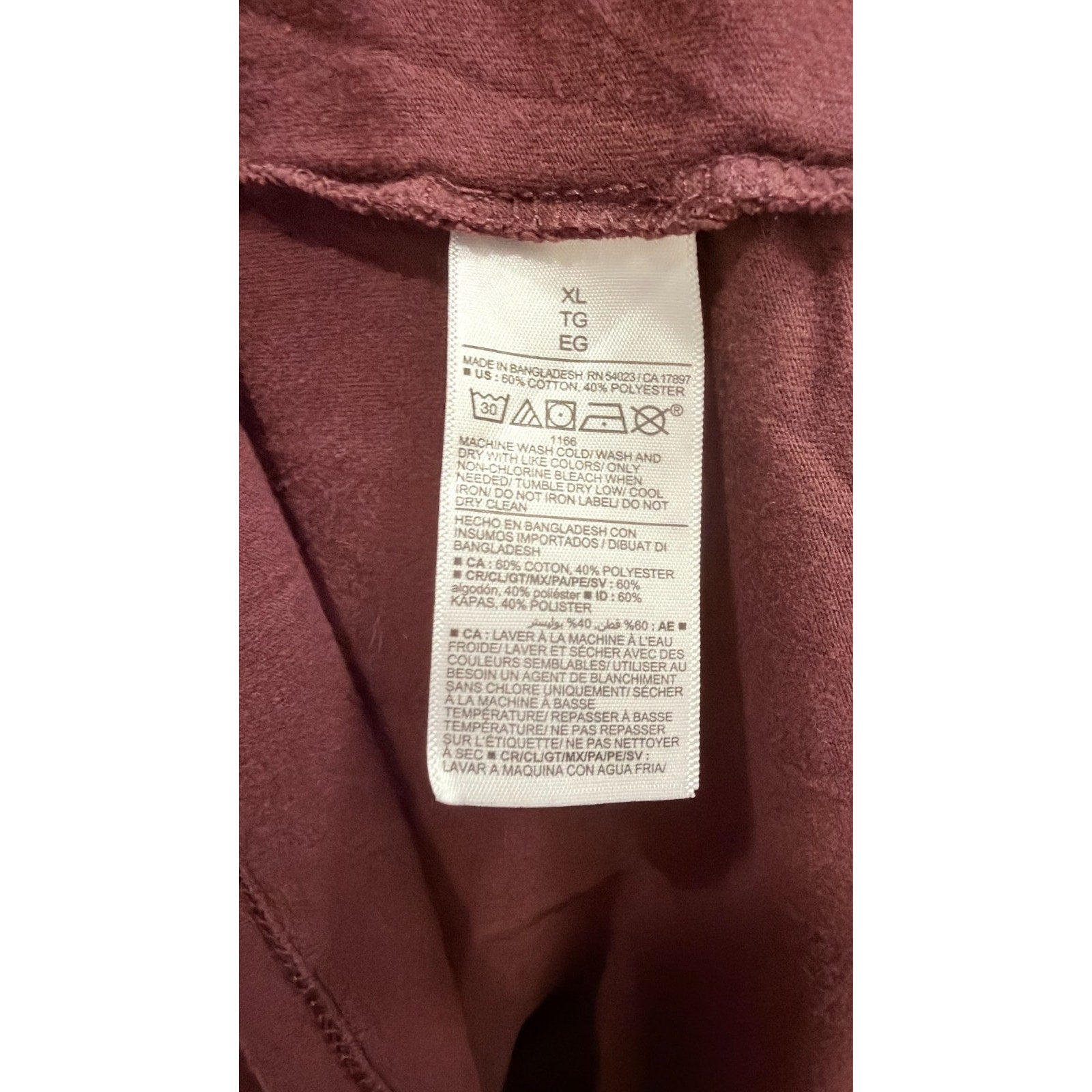 Old Navy Men's V-Neck T-Shirt - Size XL - Raisin / Arizona Rust