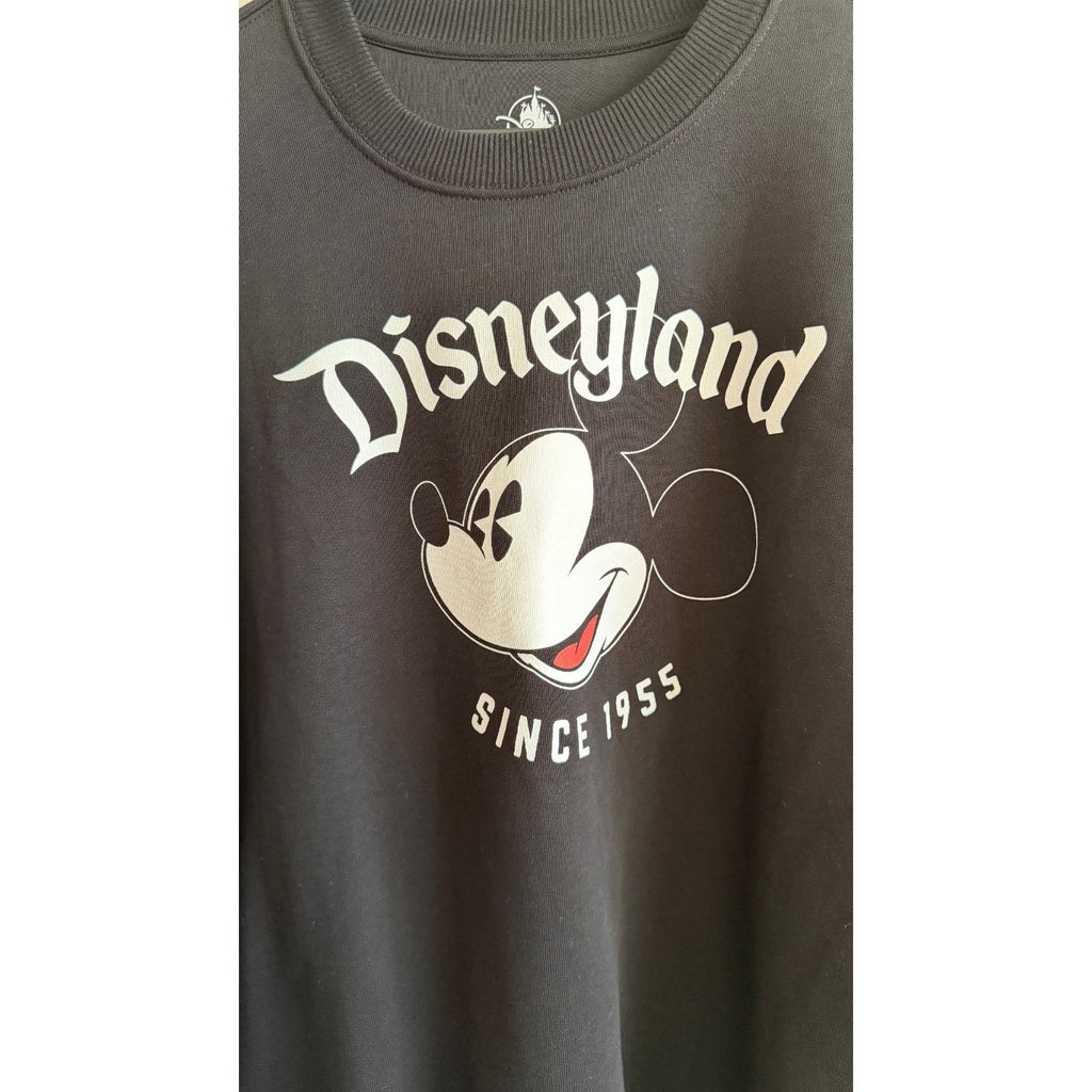 Disneyland Classic Black Crewneck Sweatshirt Unisex Adult Medium NWT