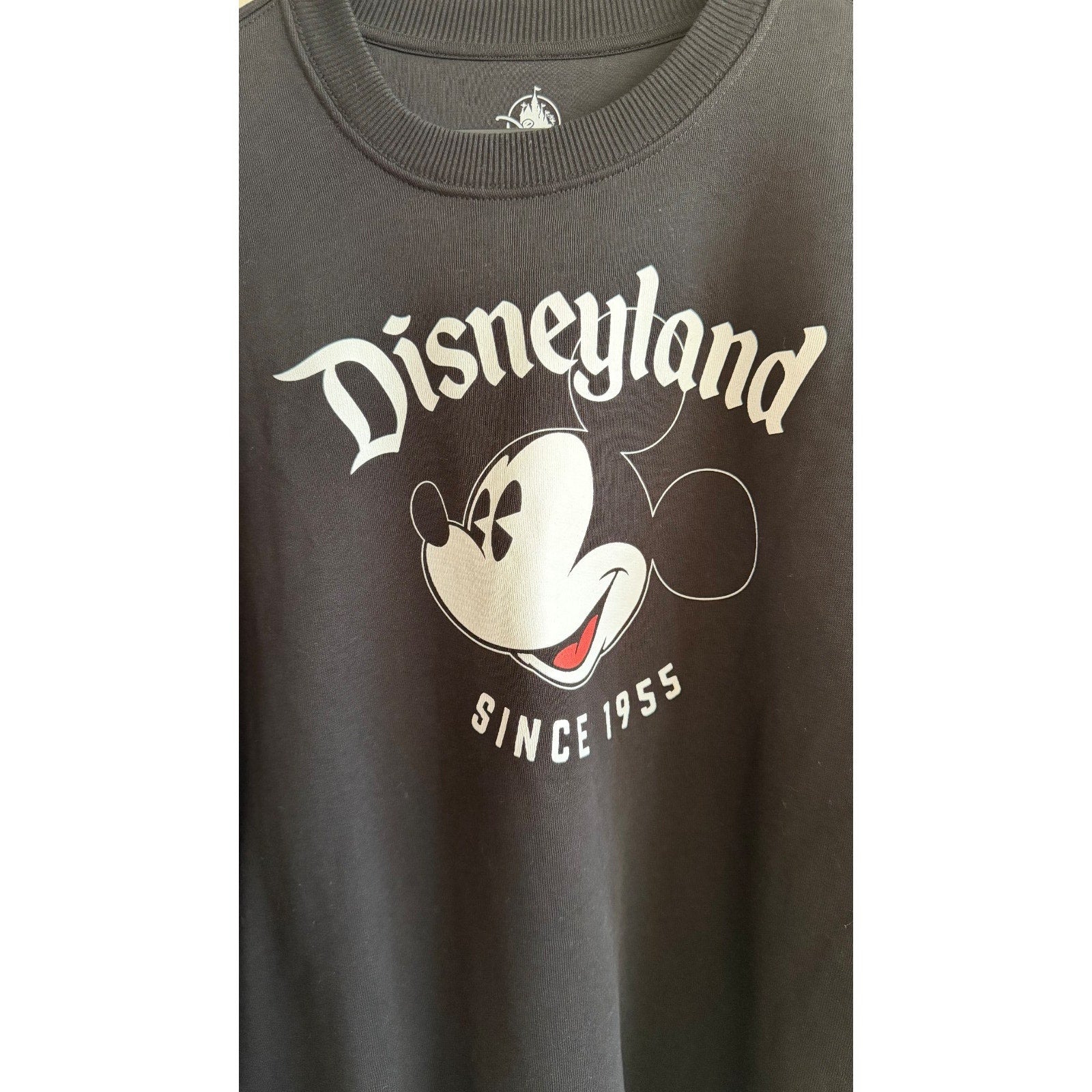Disneyland Classic Black Crewneck Sweatshirt Unisex Adult Medium NWT