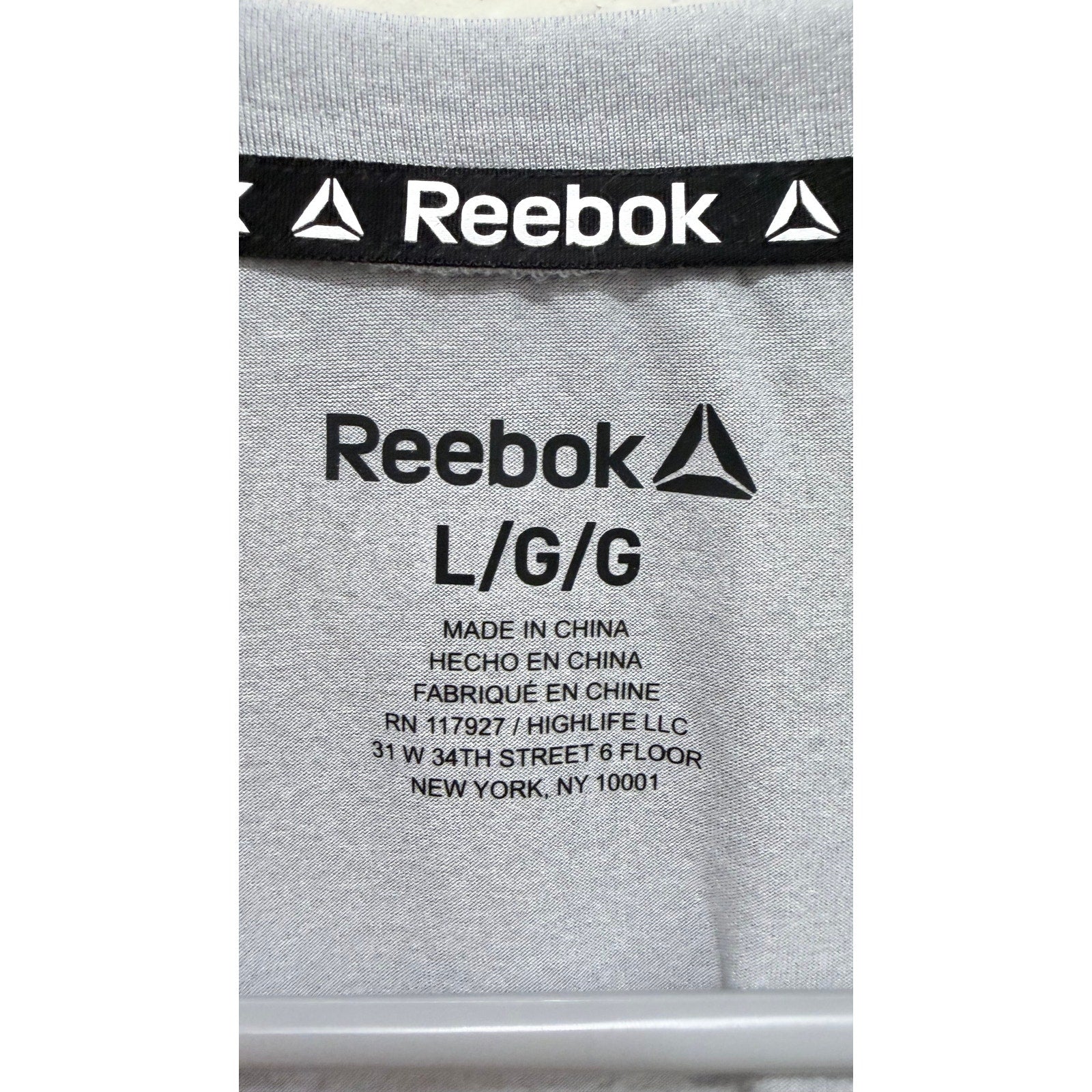 NWOT Reebok Men's Gray Graphic Logo Gym Training Shirt - Large