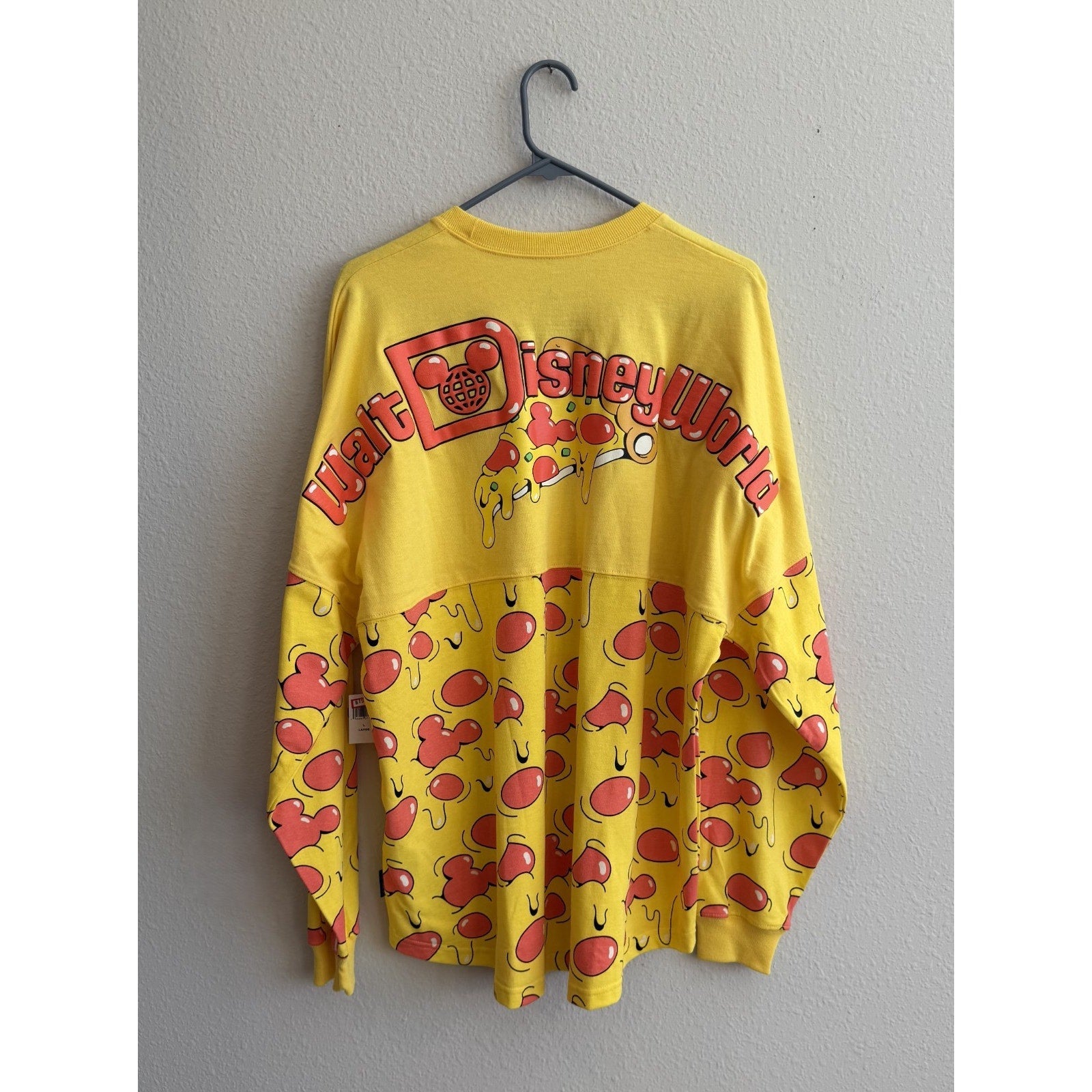 Disney Parks x Spirit Jersey Walt Disney World Eats Pizza Large NWT