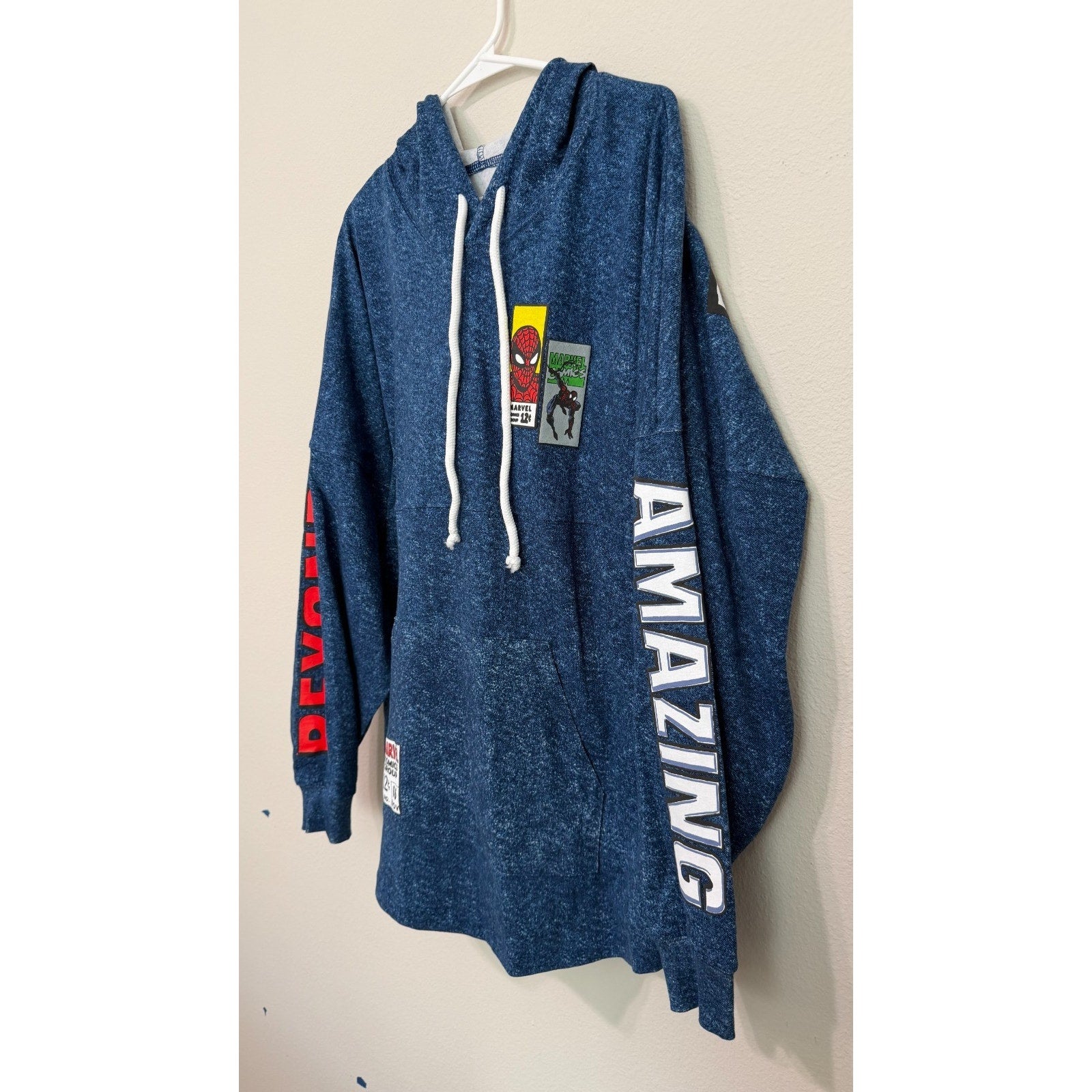 Marvel x Spirit Jersey Spider-Man "Beyond Amazing" Hoodie Large NWT