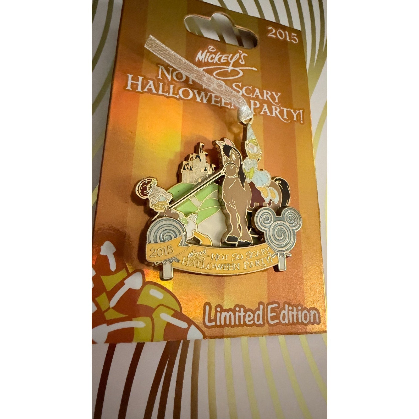 Disney Parks MNSSHP 2015 Donald & Daisy Duck LE 5500 Pin - Halloween