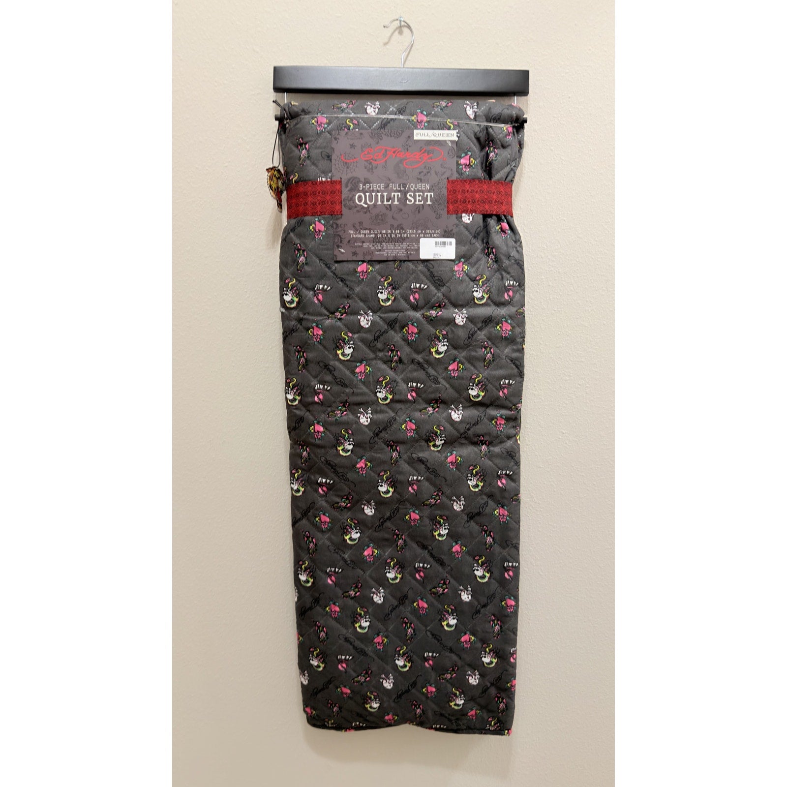 Ed Hardy 3 Piece Full/Queen Quilt Set Skulls Hearts Tattoo Grey Pink NWT