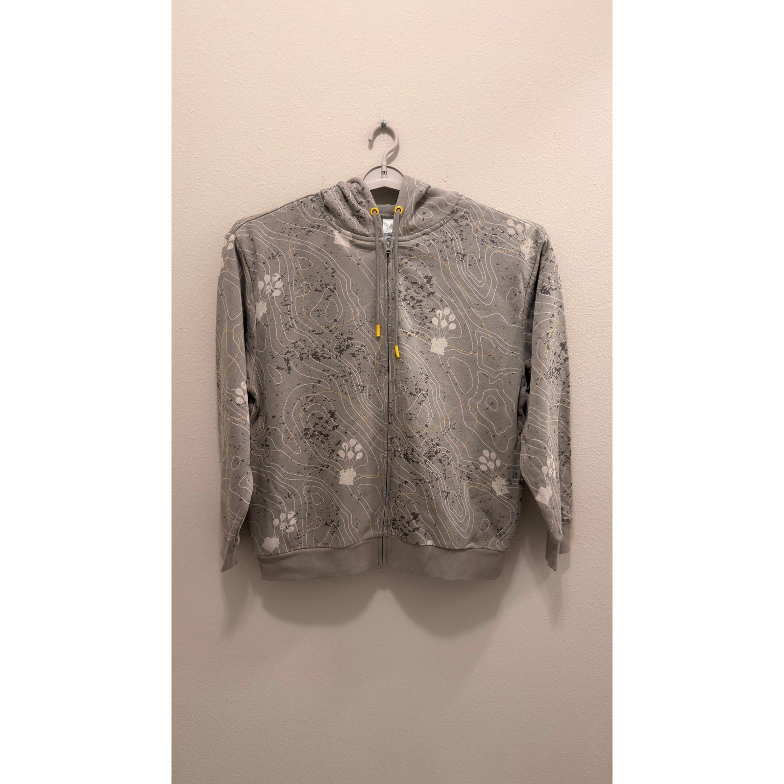 Disney Parks Pixar Up "Visit Paradise Falls" Zip-Up Hoodie Large NWT