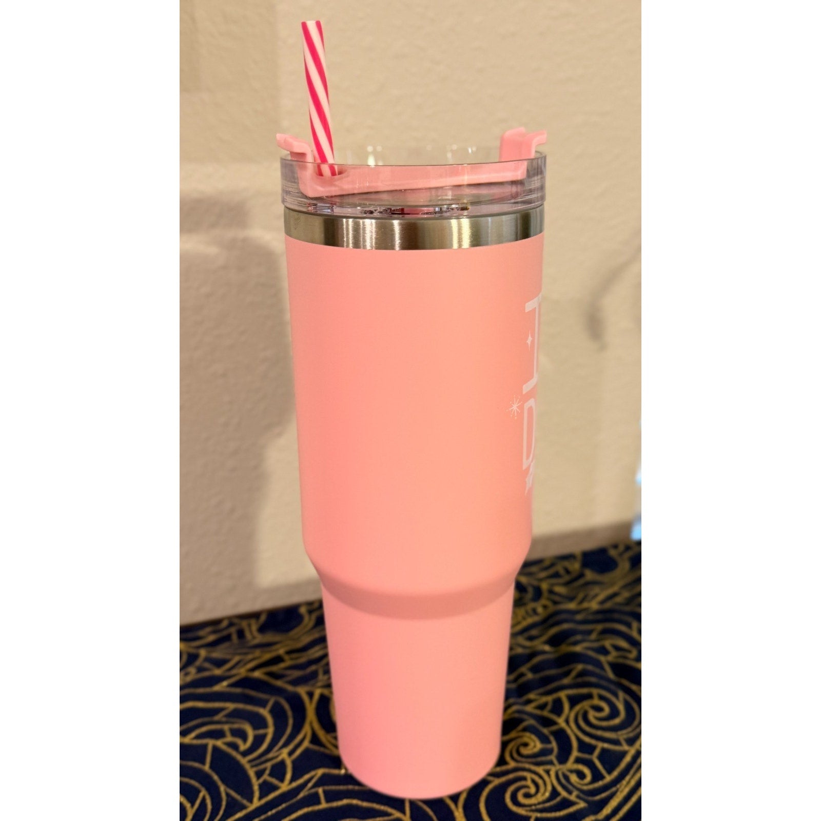 NWT Dolly Parton "I Love Dolly" Pink Christmas 2025 Tumbler — 40oz