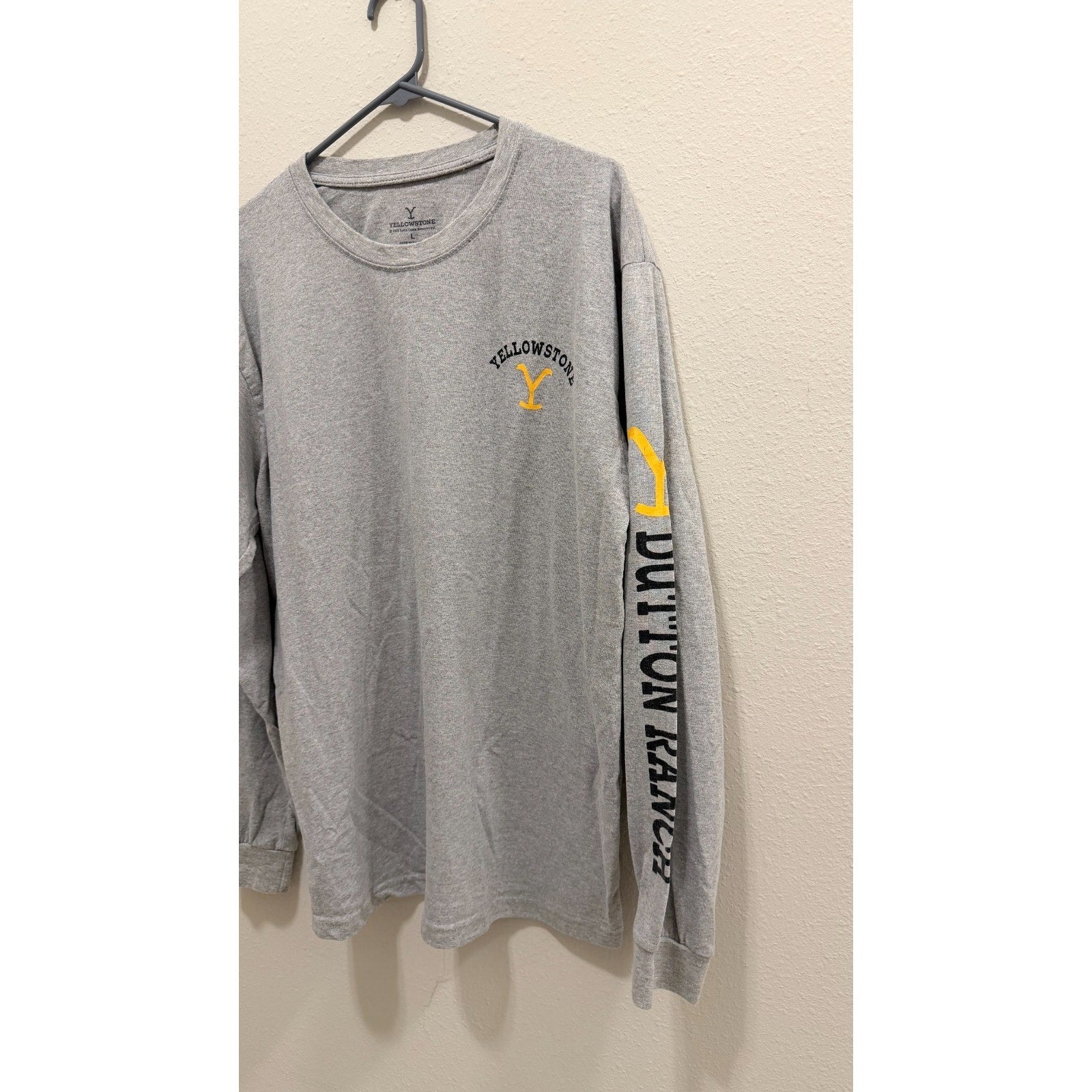 Yellowstone TV Show "Dutton Ranch" Long Sleeve Shirt - Men’s Large - Preowned