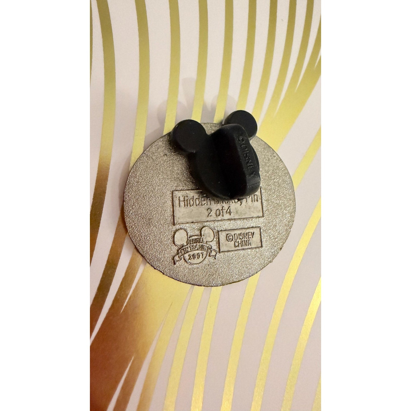 Disney Parks 2007 Hidden Mickey 2/4 Silhouette Collection: Pluto Pin