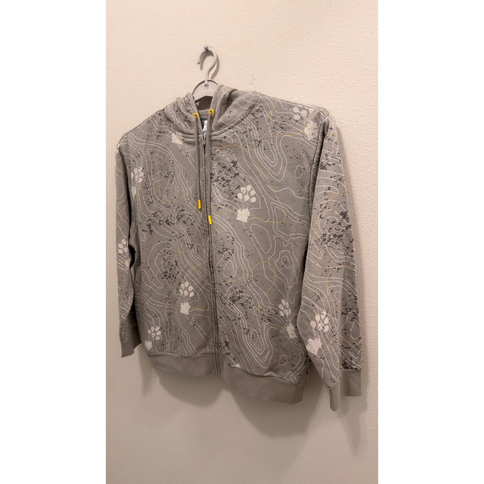Disney Parks Pixar Up "Visit Paradise Falls" Zip-Up Hoodie Large NWT