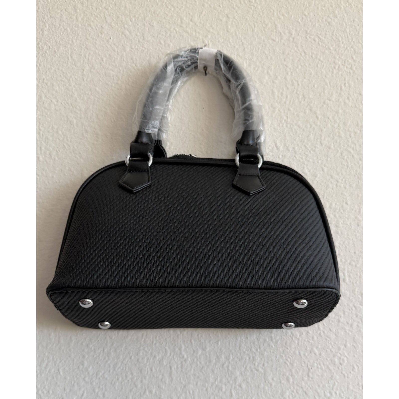 NEW Women’s Mini Quilted Crossbody Bag - Stylish Tote with Tassel